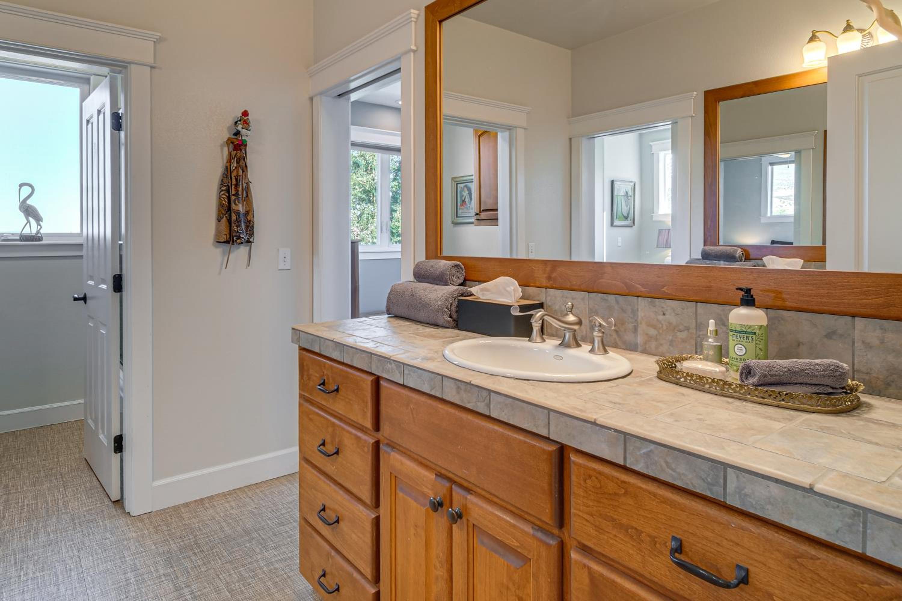 Private Pool and Mtn Views Stunning Ashland Home
