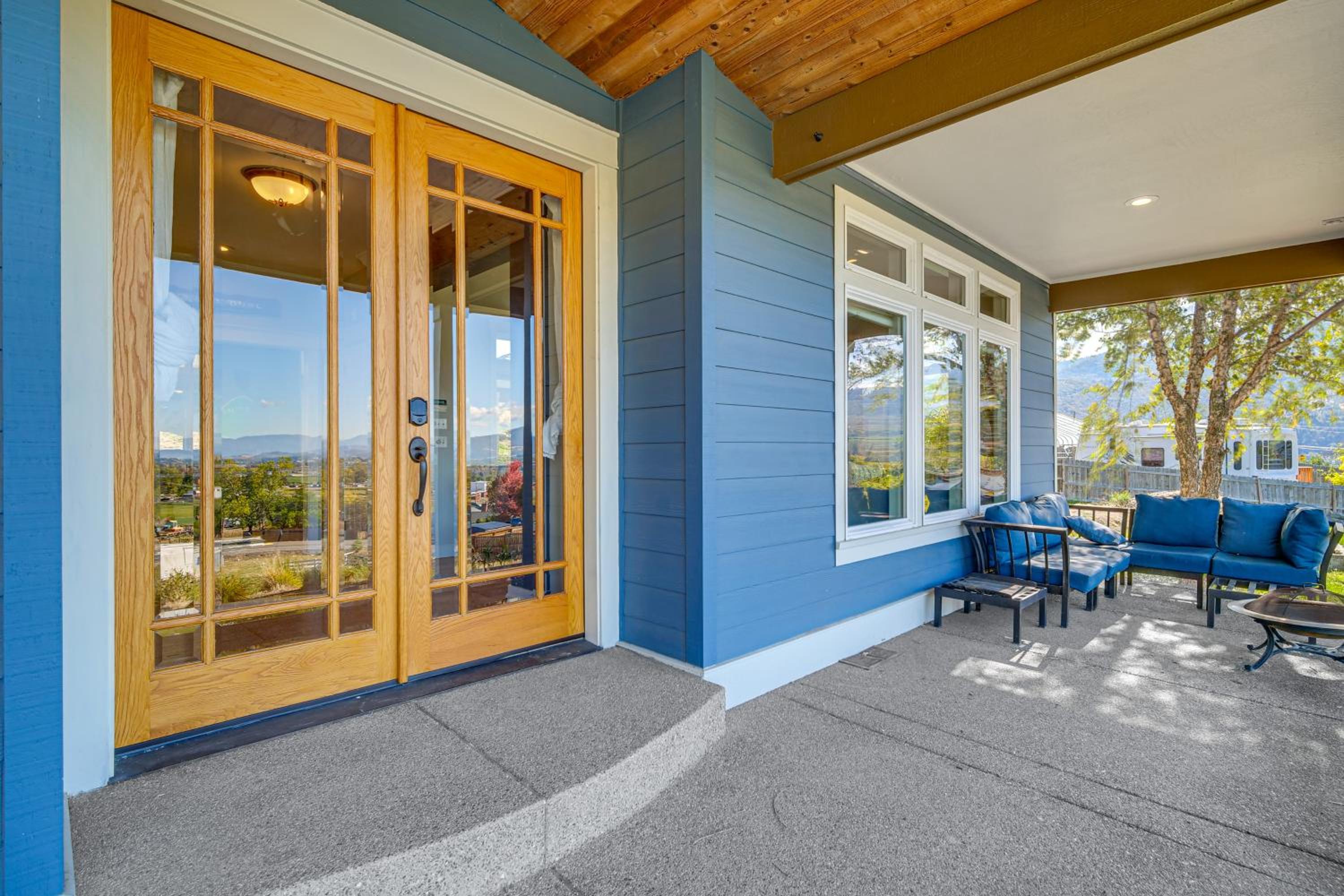 Private Pool and Mtn Views Stunning Ashland Home
