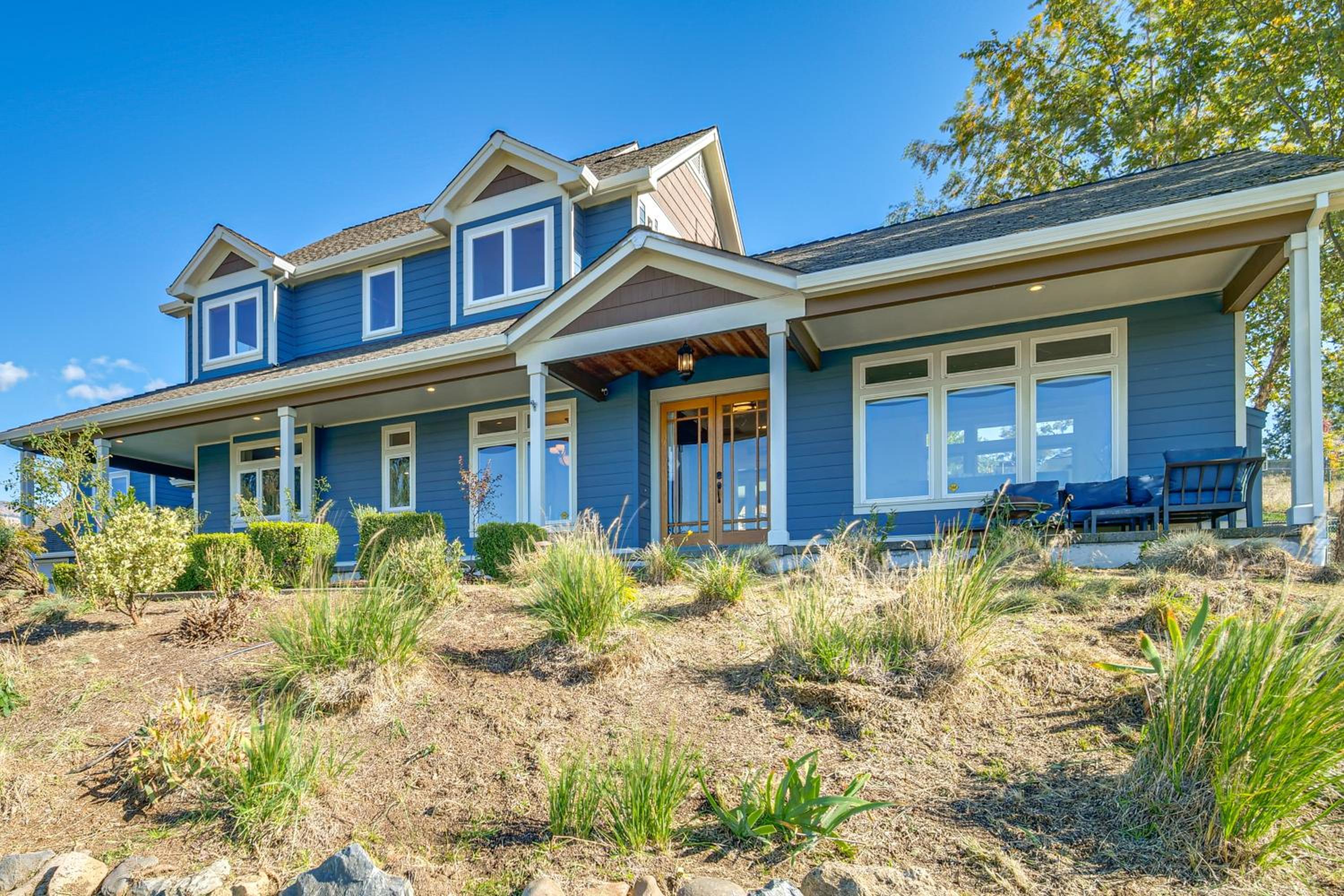 Private Pool and Mtn Views Stunning Ashland Home