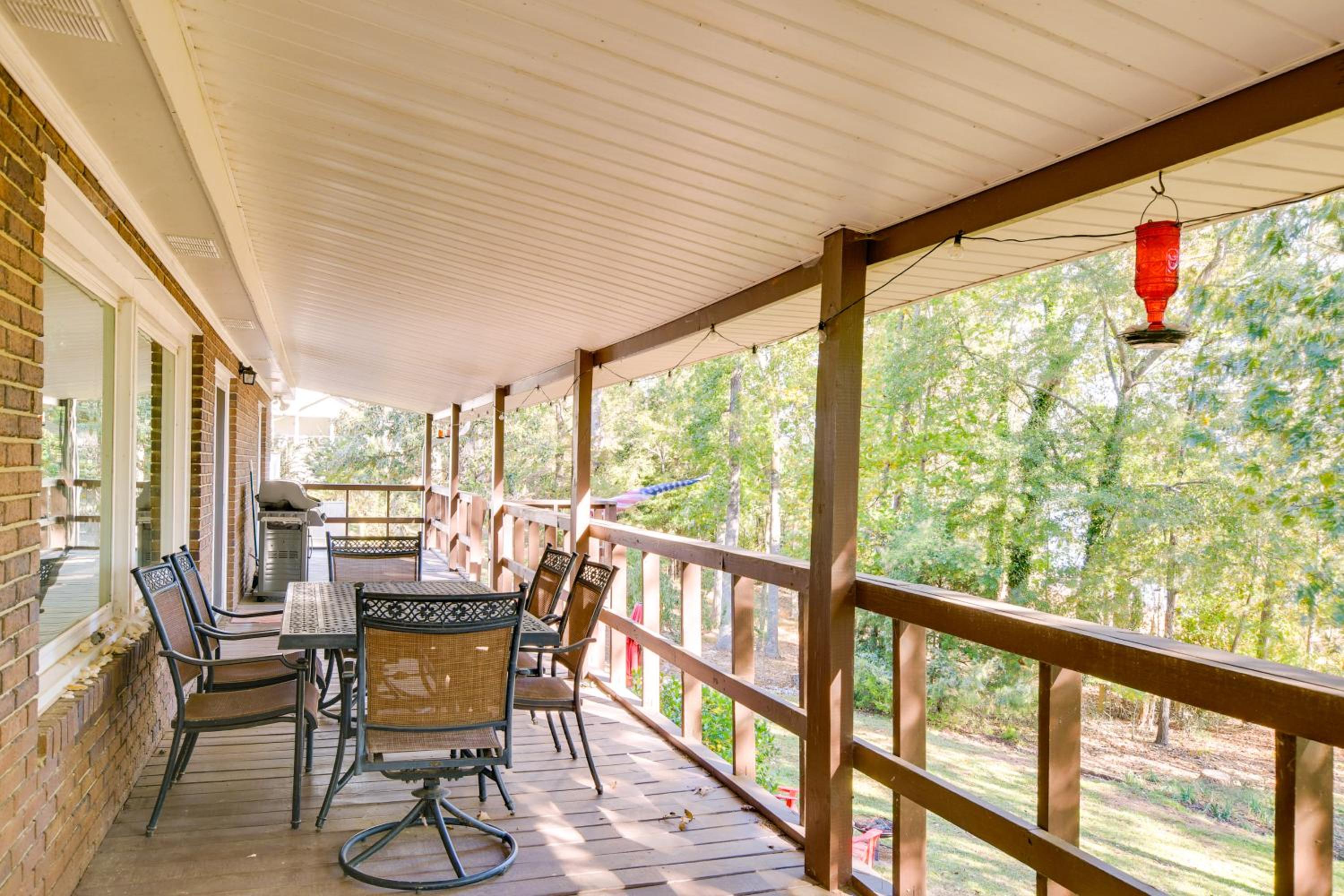 Waterfront Lake Hartwell Home Less Than 1 Mi to Marina!