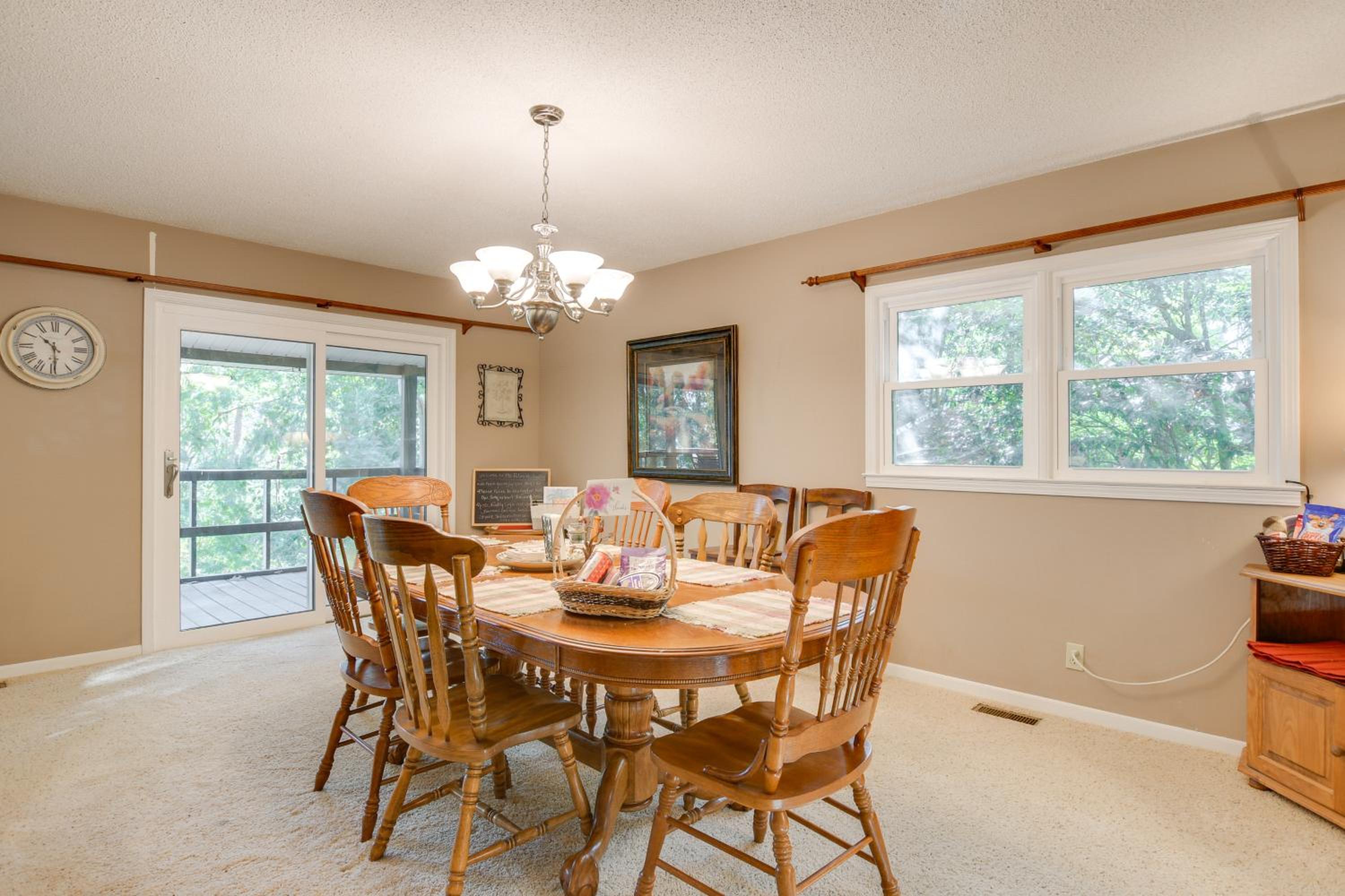 Waterfront Lake Hartwell Home Less Than 1 Mi to Marina!