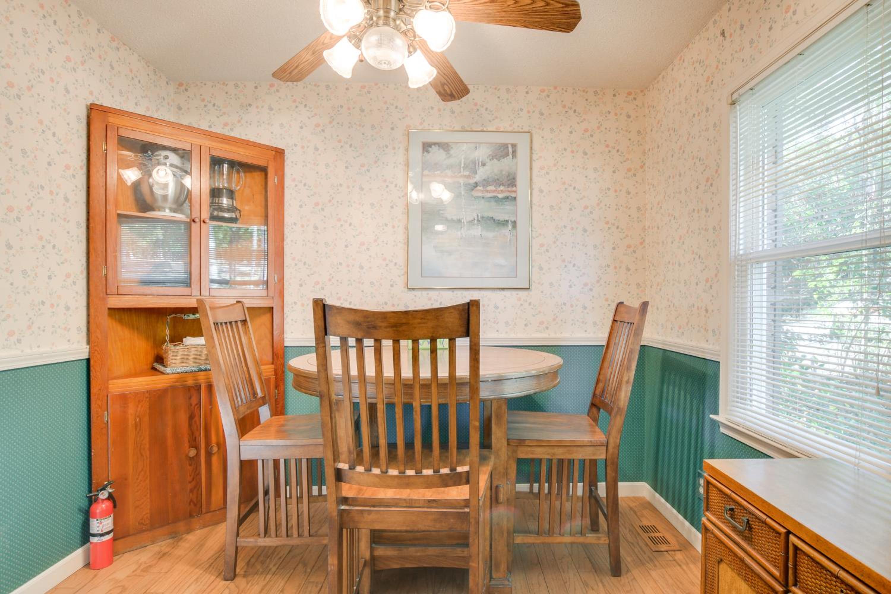 Waterfront Lake Hartwell Home Less Than 1 Mi to Marina!