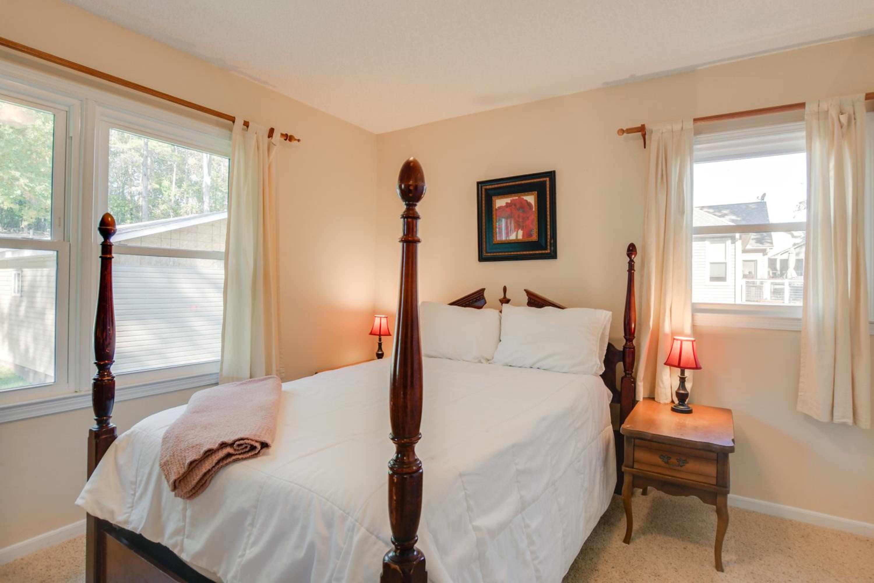 Waterfront Lake Hartwell Home Less Than 1 Mi to Marina!