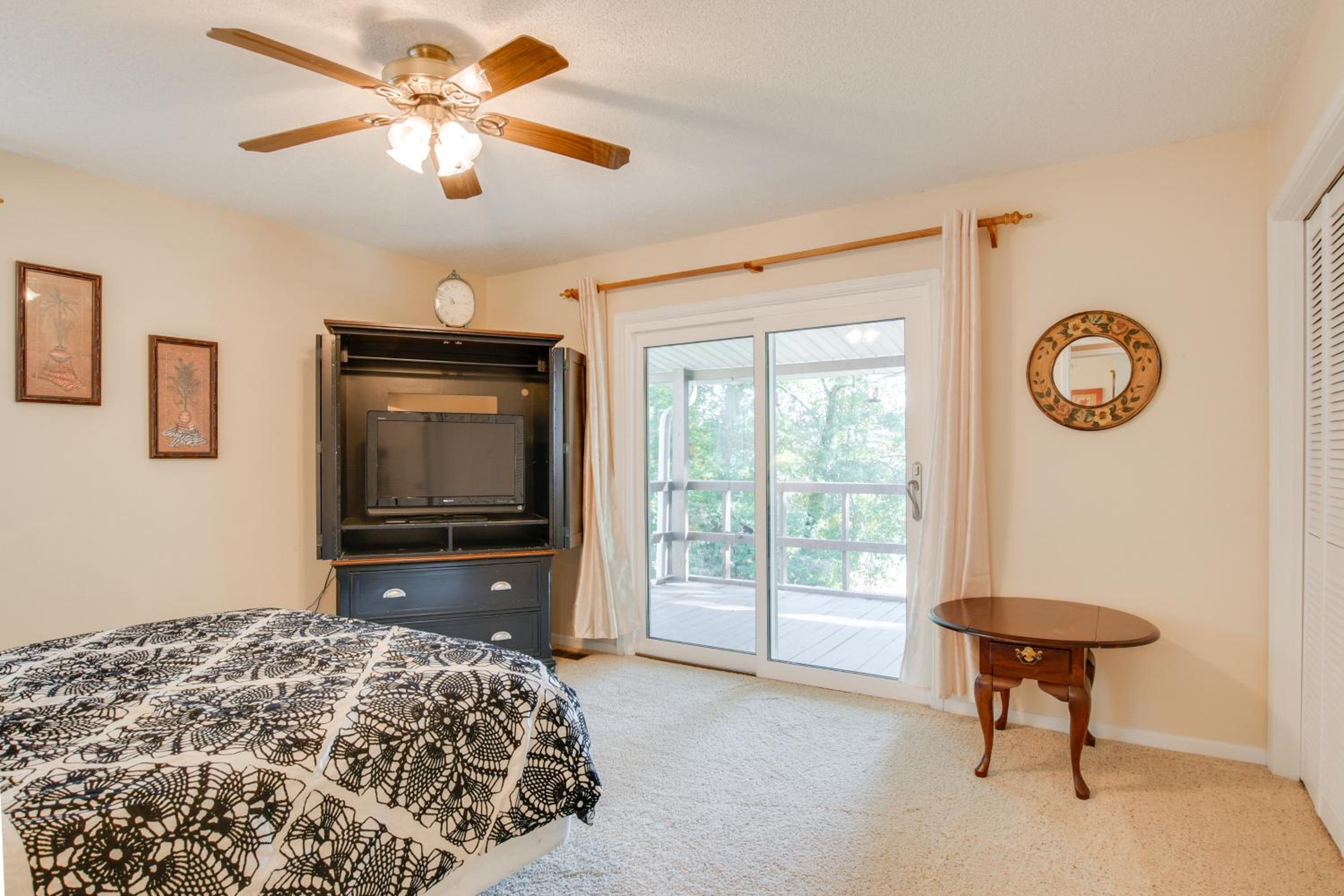 Waterfront Lake Hartwell Home Less Than 1 Mi to Marina!