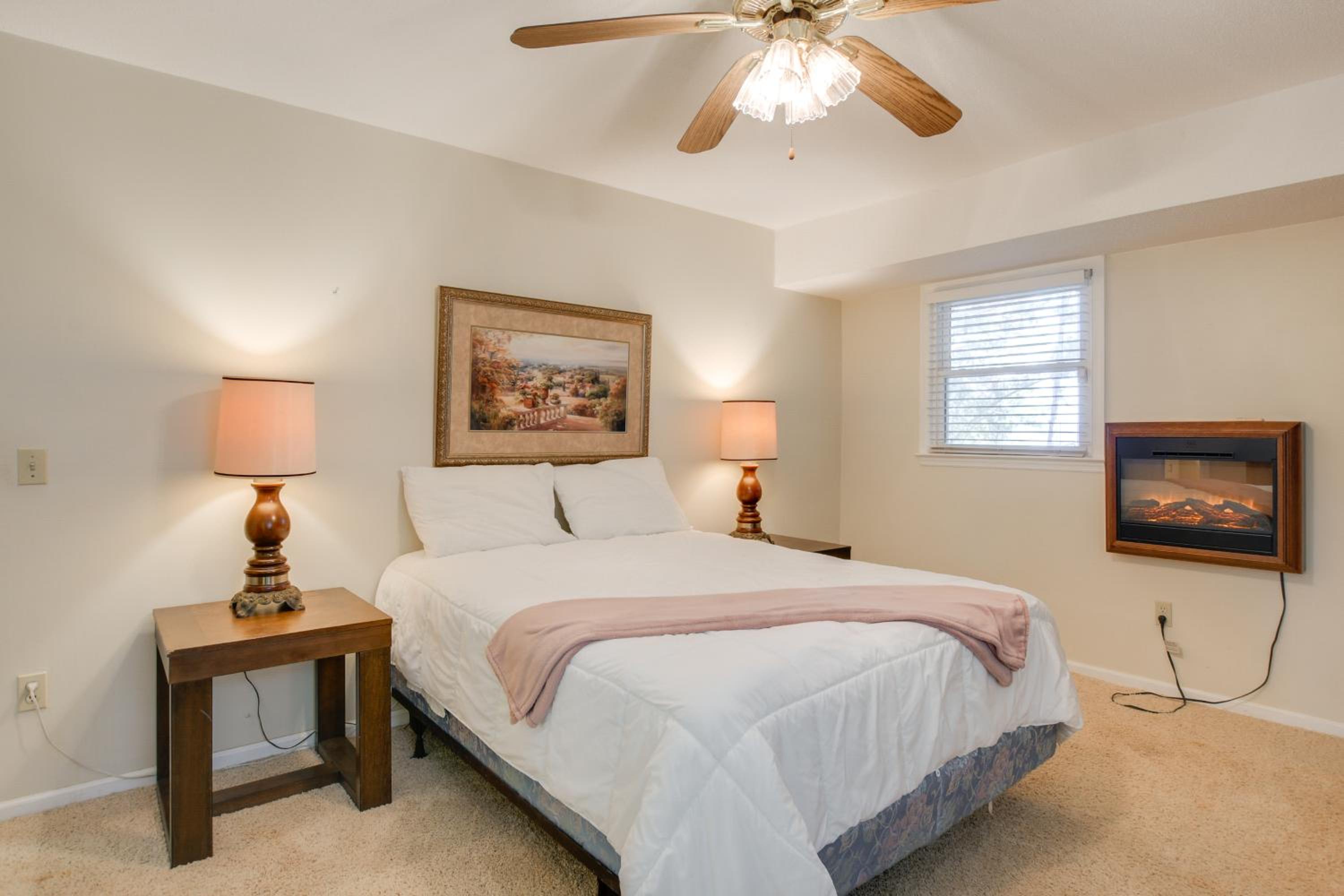 Waterfront Lake Hartwell Home Less Than 1 Mi to Marina!
