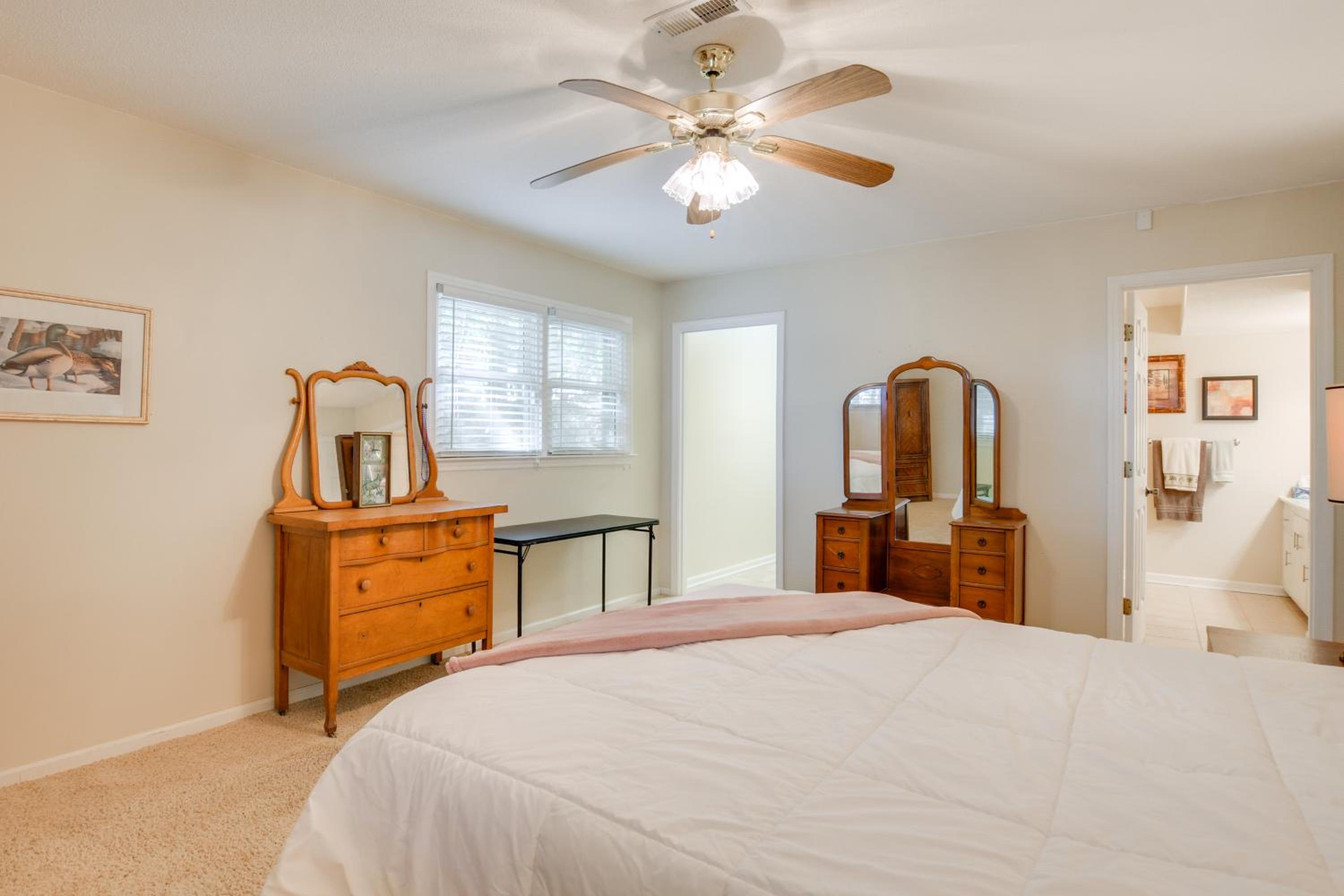 Waterfront Lake Hartwell Home Less Than 1 Mi to Marina!