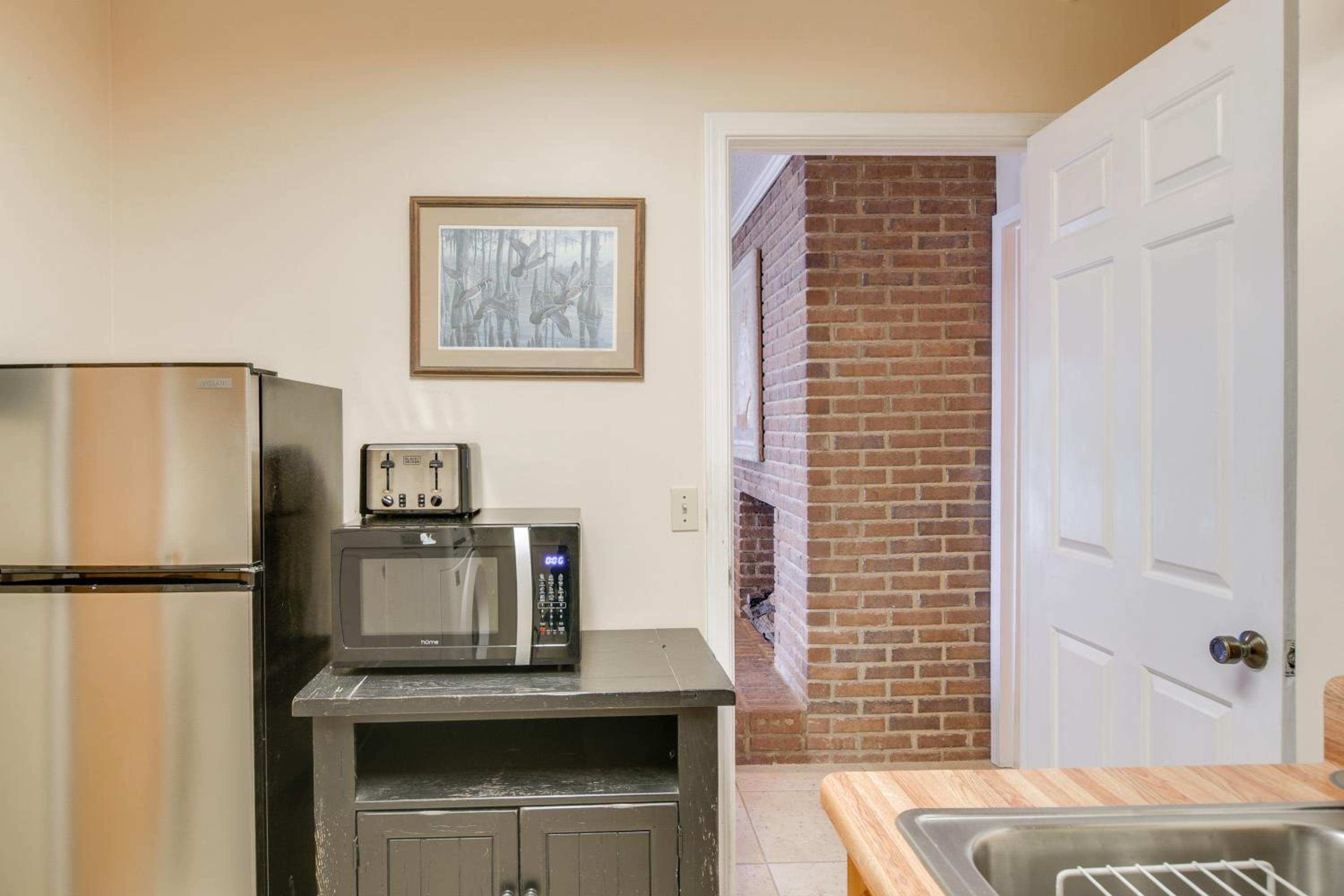 Waterfront Lake Hartwell Home Less Than 1 Mi to Marina!