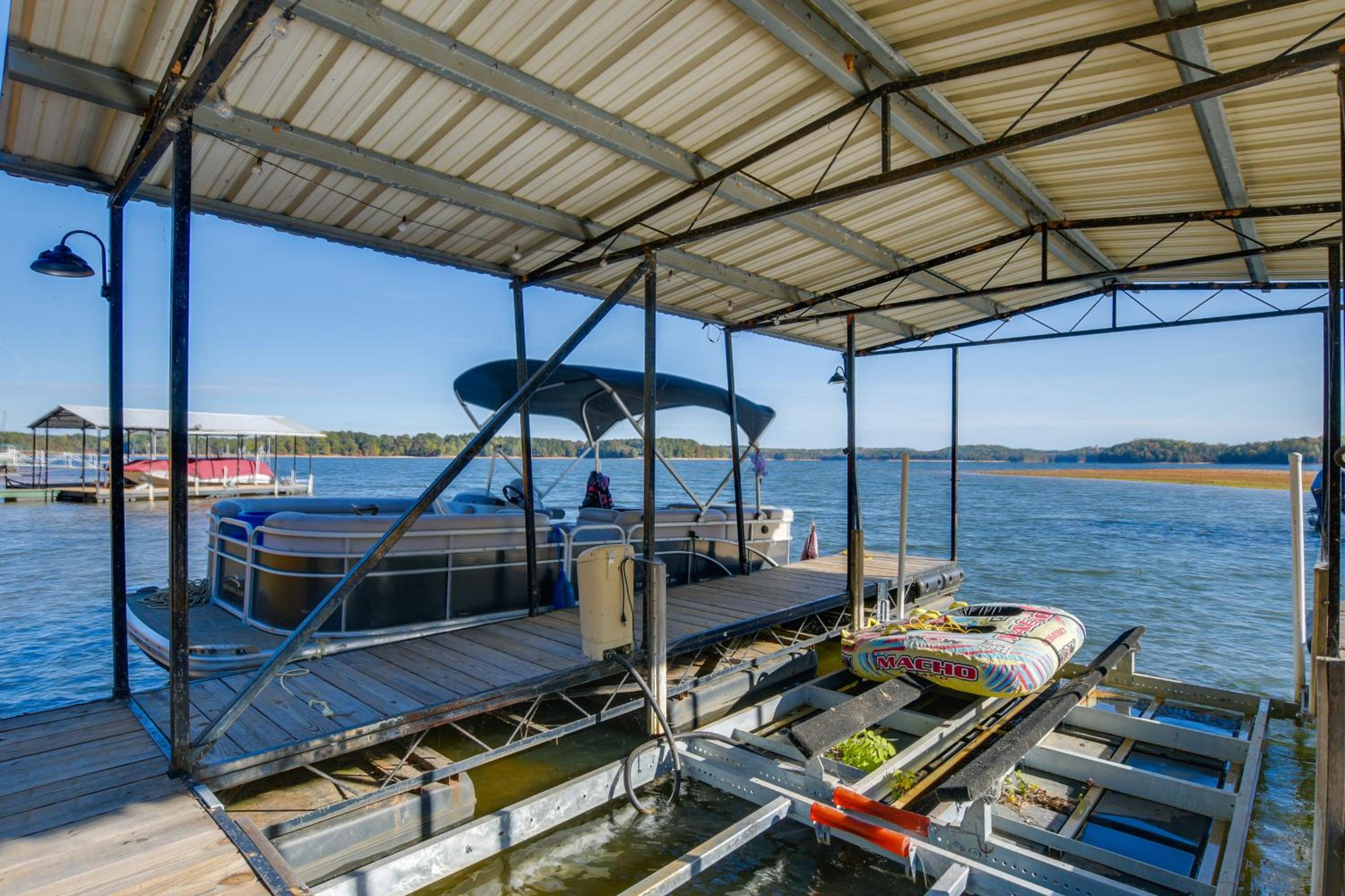Waterfront Lake Hartwell Home Less Than 1 Mi to Marina!