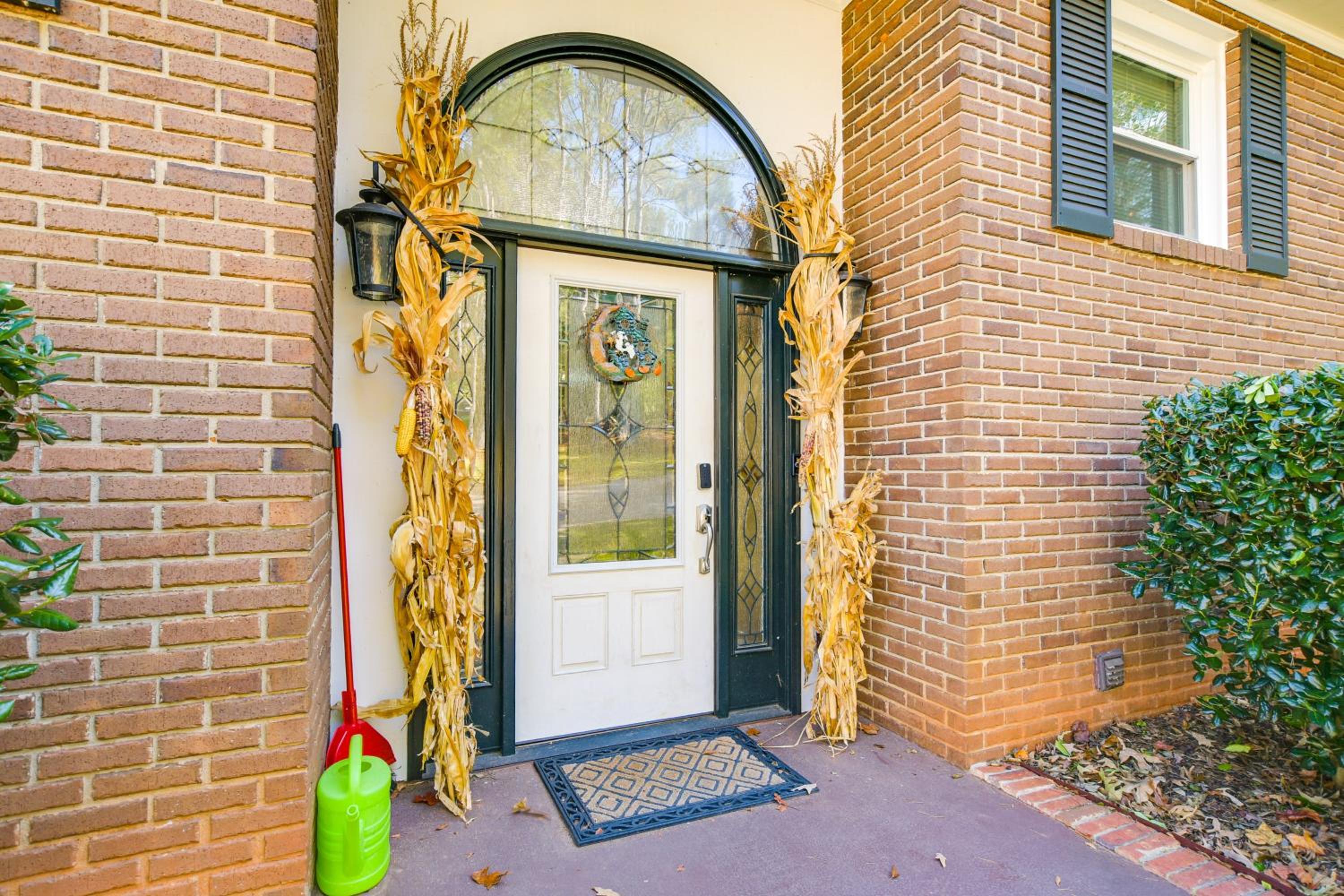 Waterfront Lake Hartwell Home Less Than 1 Mi to Marina!
