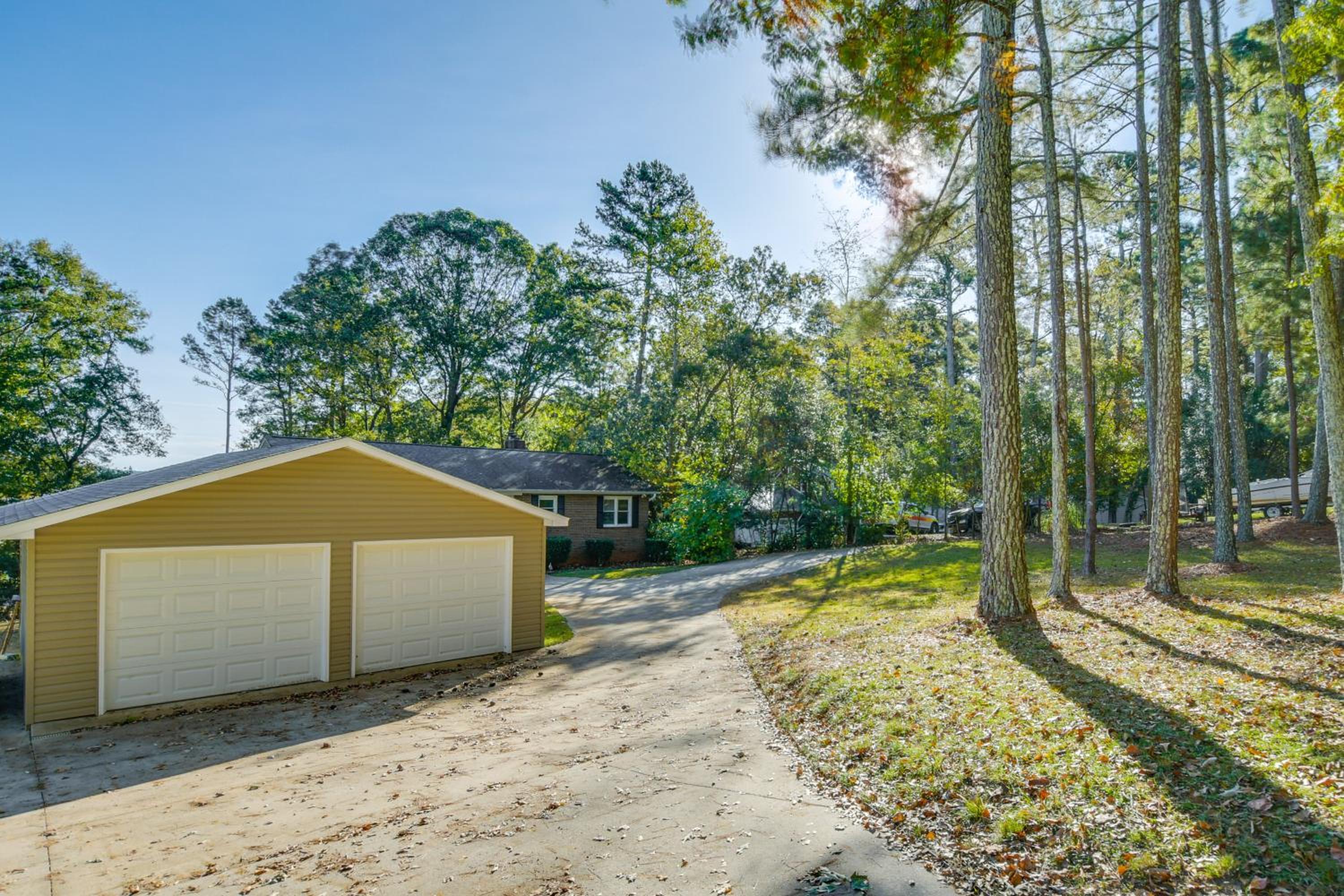 Waterfront Lake Hartwell Home Less Than 1 Mi to Marina!