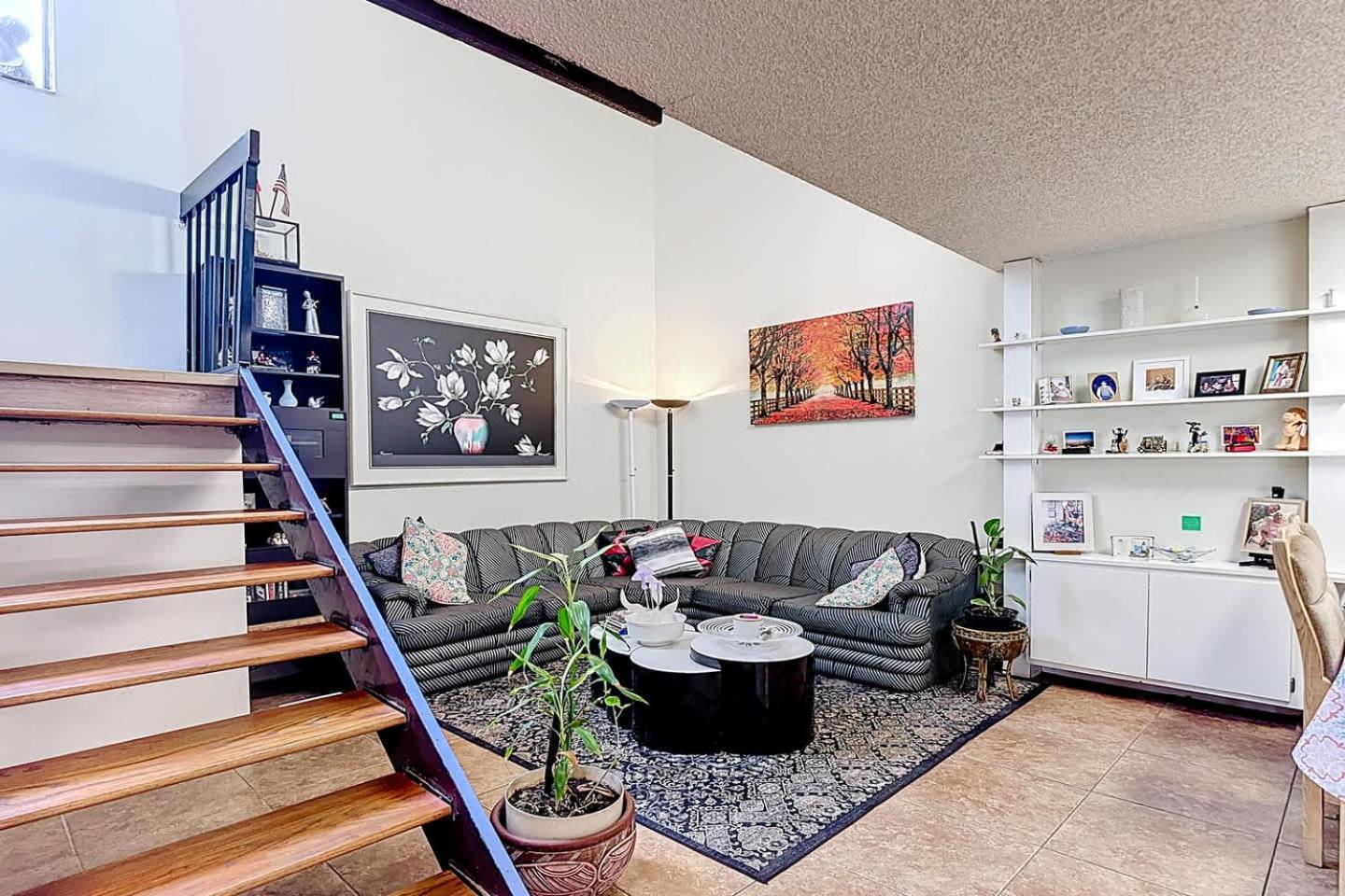 Cozy 1BR Shared Home Pool Tennis & Lake Access