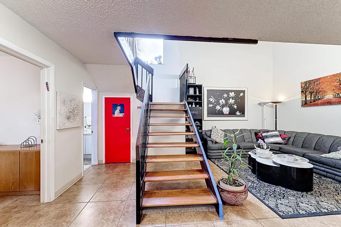 Cozy 1BR Shared Home Pool Tennis & Lake Access