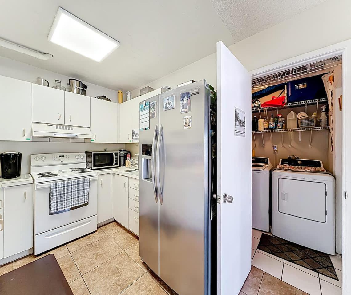 Cozy 1BR Shared Home Pool Tennis & Lake Access