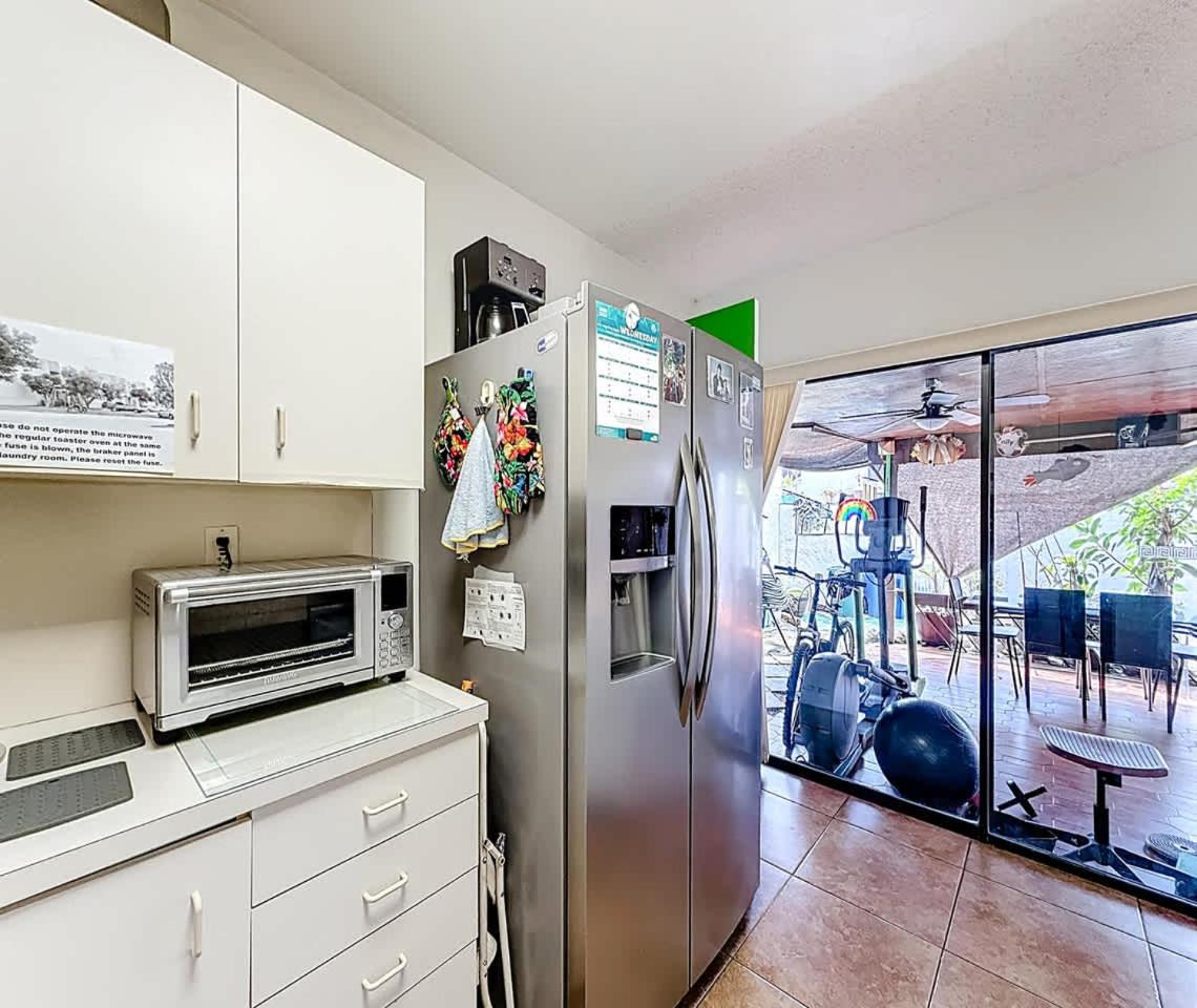 1BR in Shared Home Pool Tennis & Lake Miami