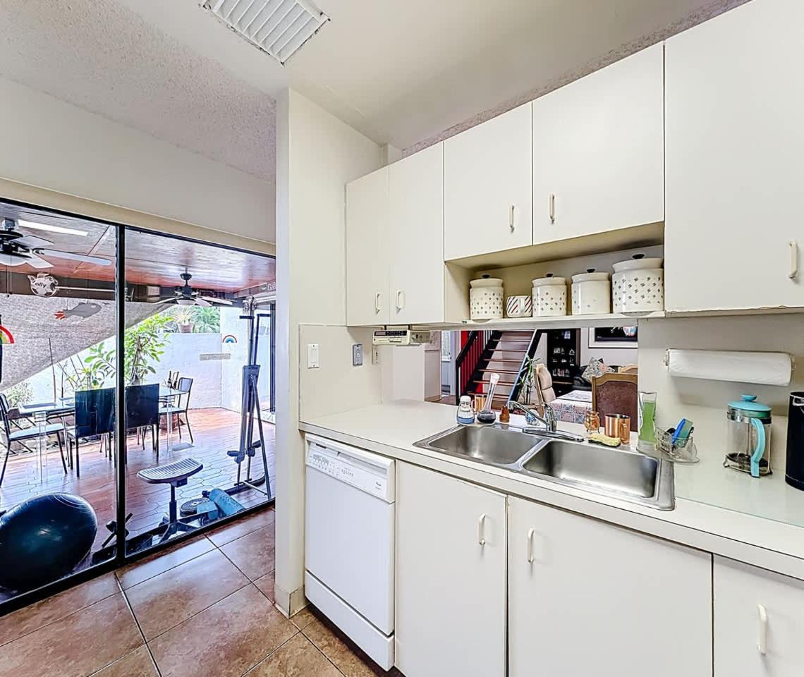 1BR in Shared Home Pool Tennis & Lake Miami