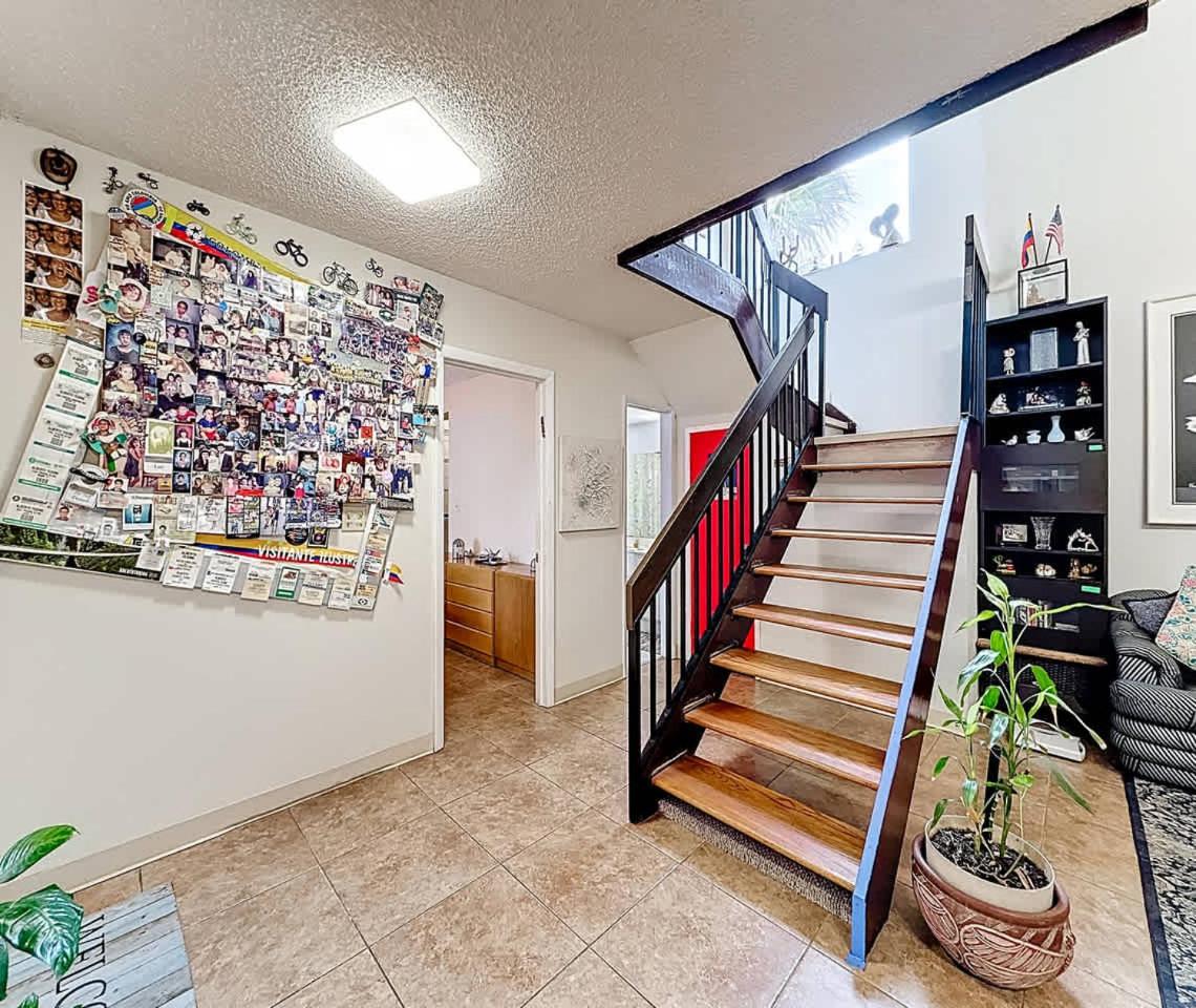 1BR in Shared Home Pool Tennis & Lake Miami