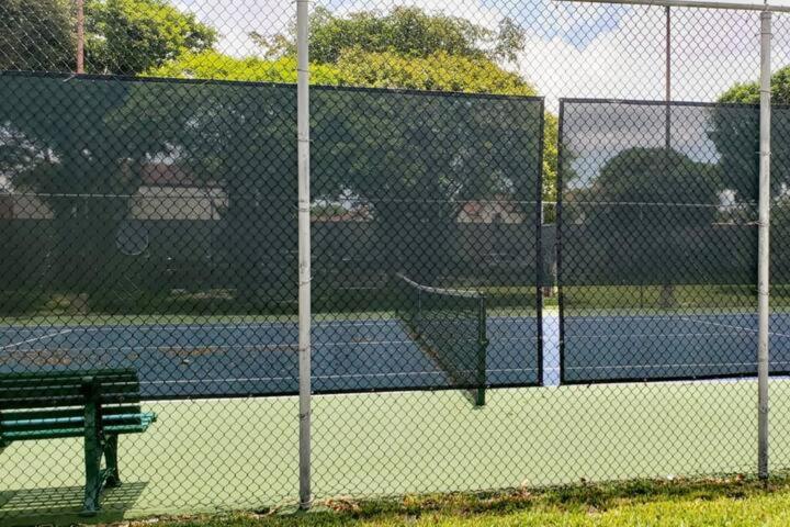 1BR in Shared Home Pool Tennis & Lake Miami