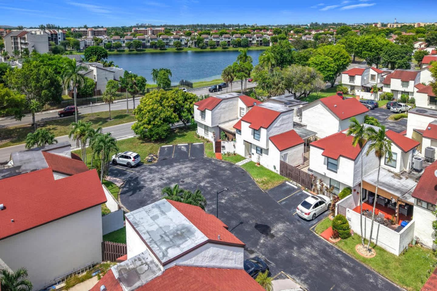 1BR in Shared Miami Home Pool Lake & Tennis