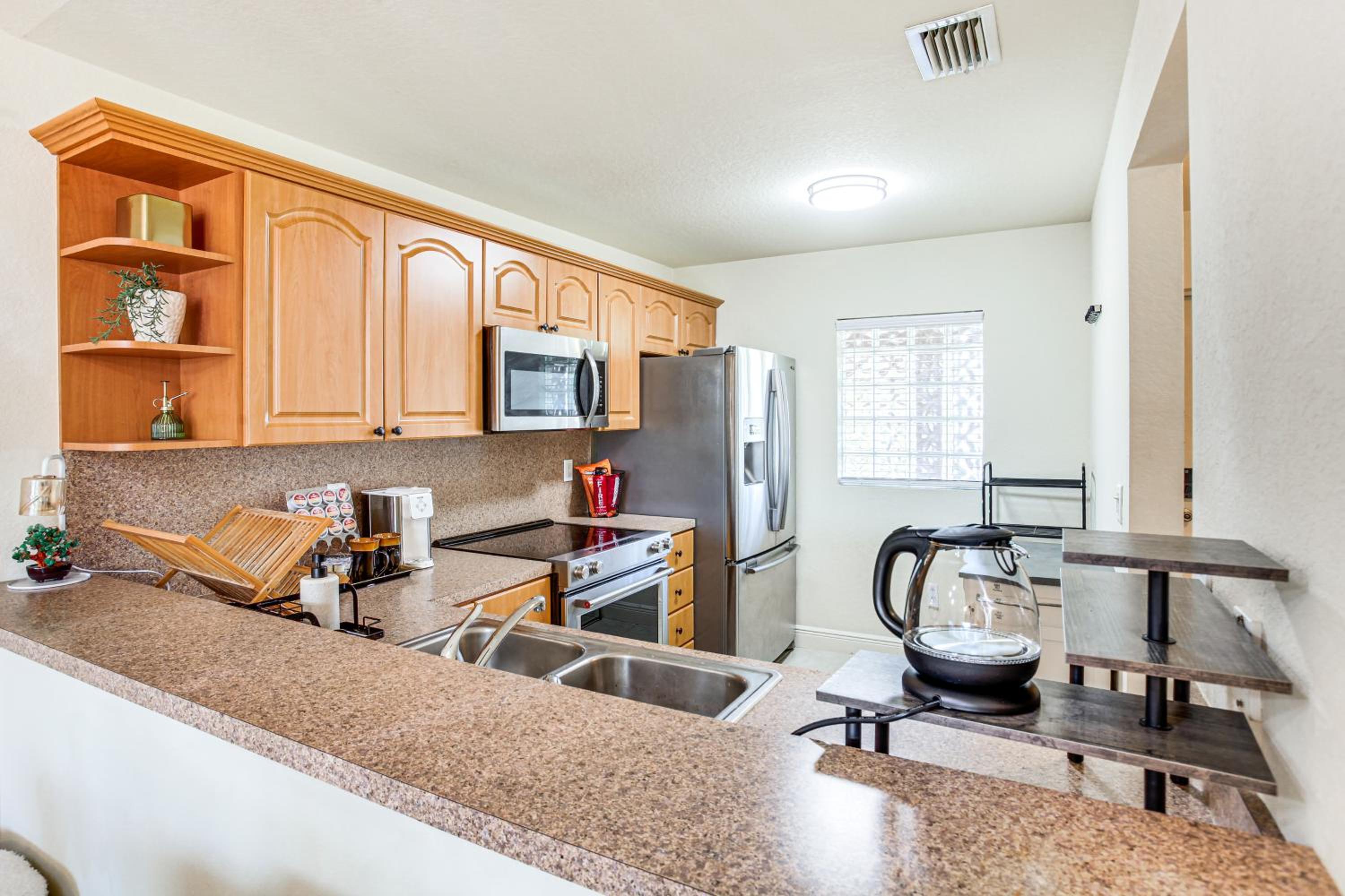 Golf Getaway Cape Coral Condo 1 Mi to River!