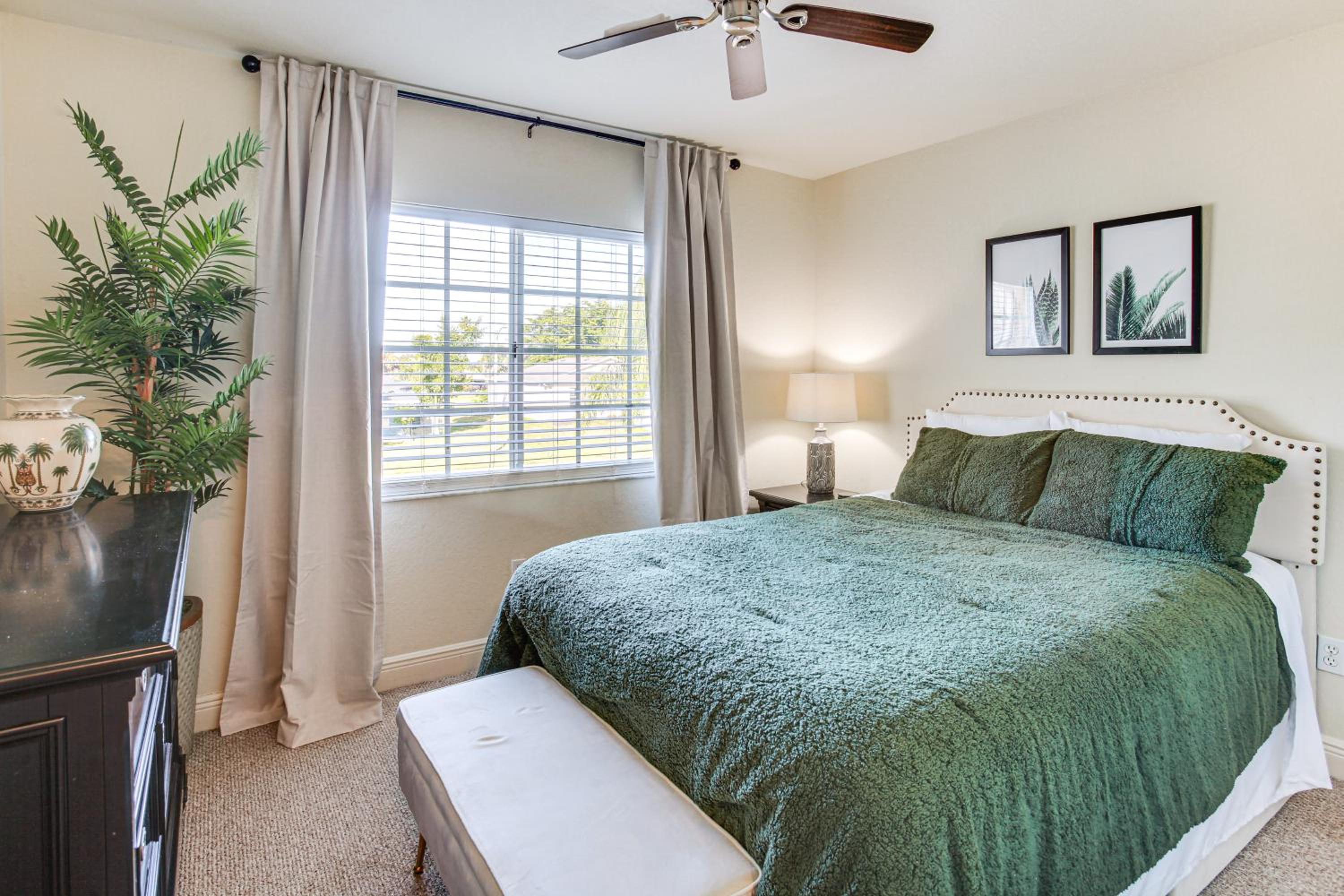 Golf Getaway Cape Coral Condo 1 Mi to River!