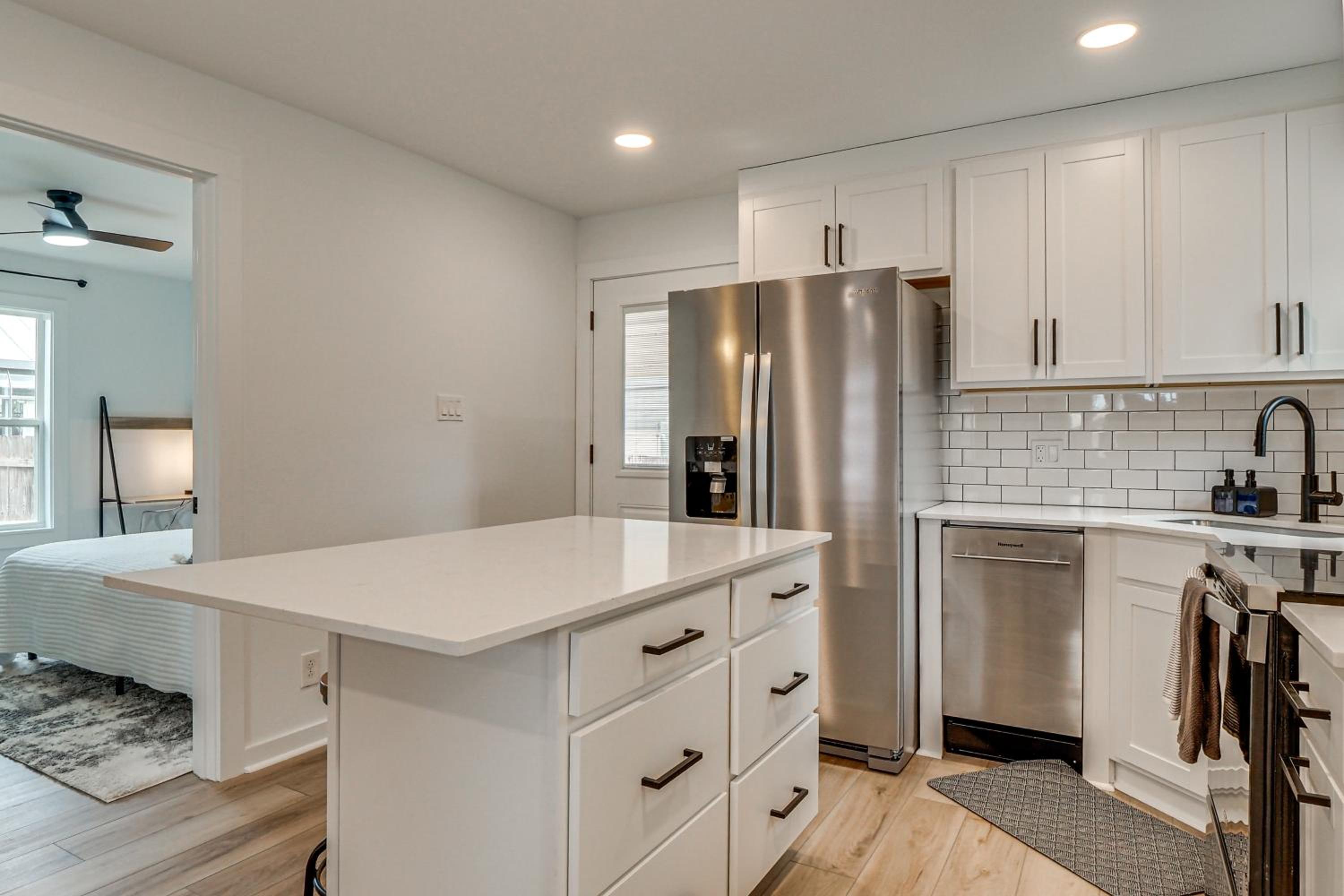 Near Historic Georgetown Square! Updated Home