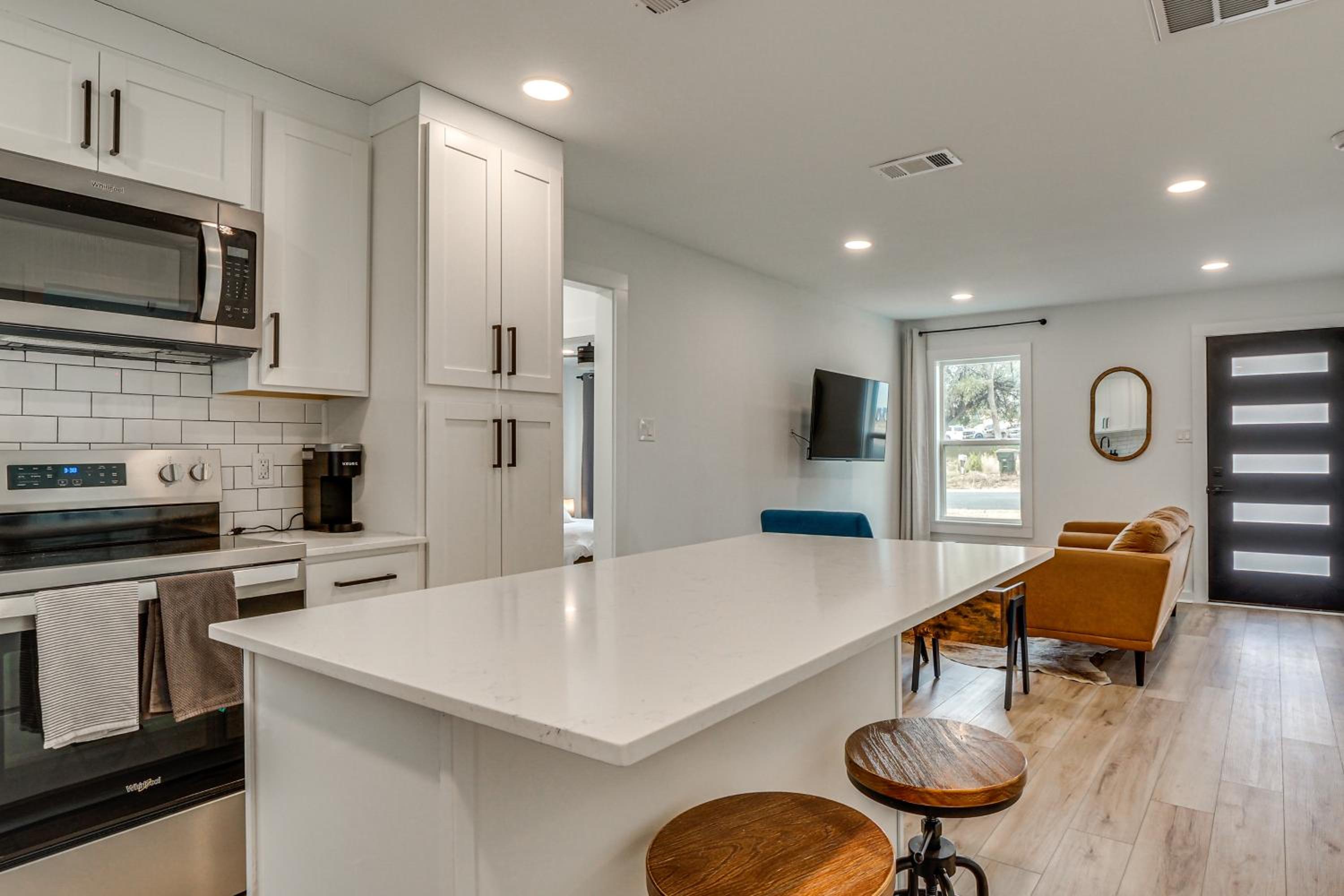 Near Historic Georgetown Square! Updated Home