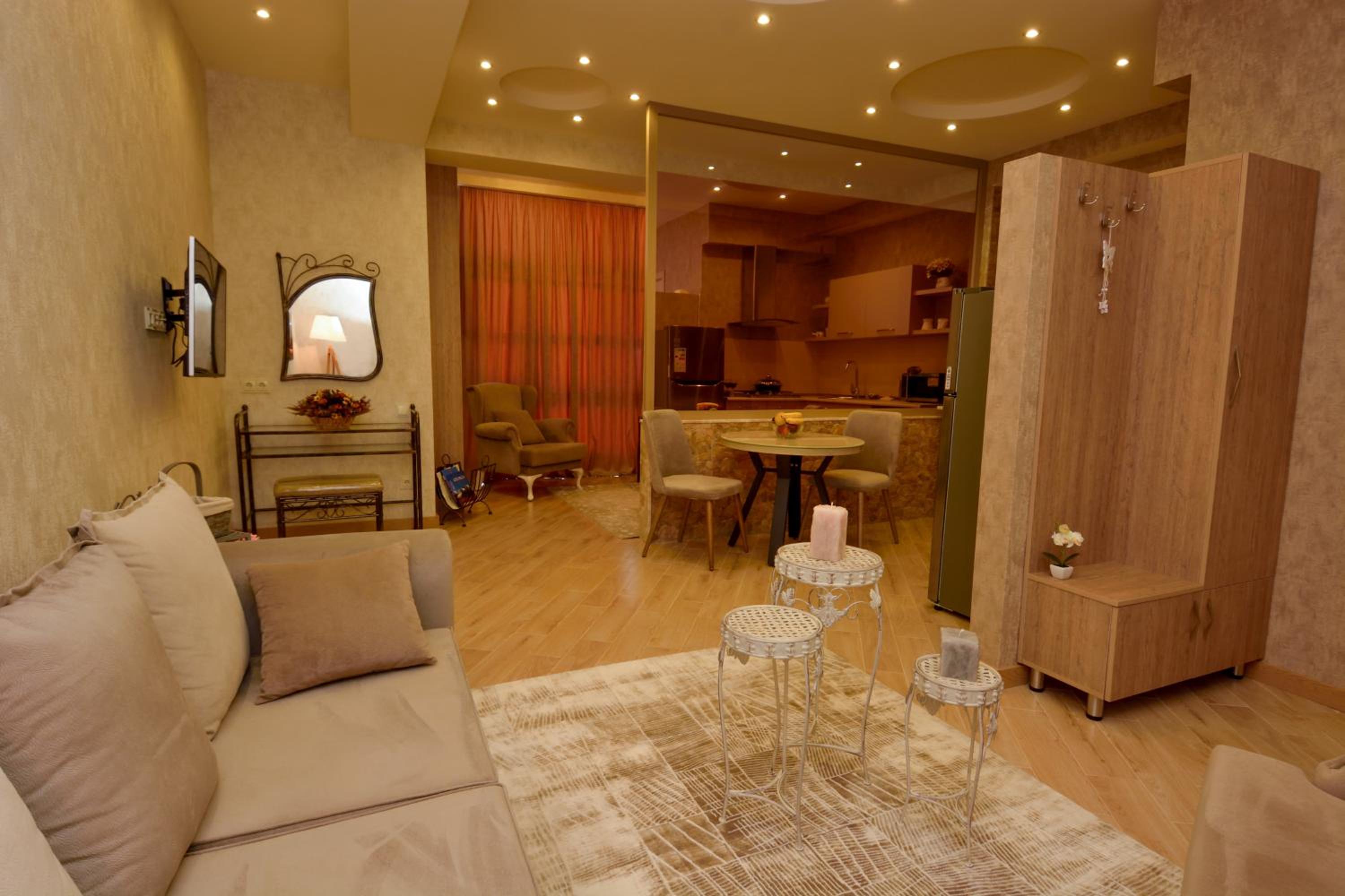 Dat Exx Apartments