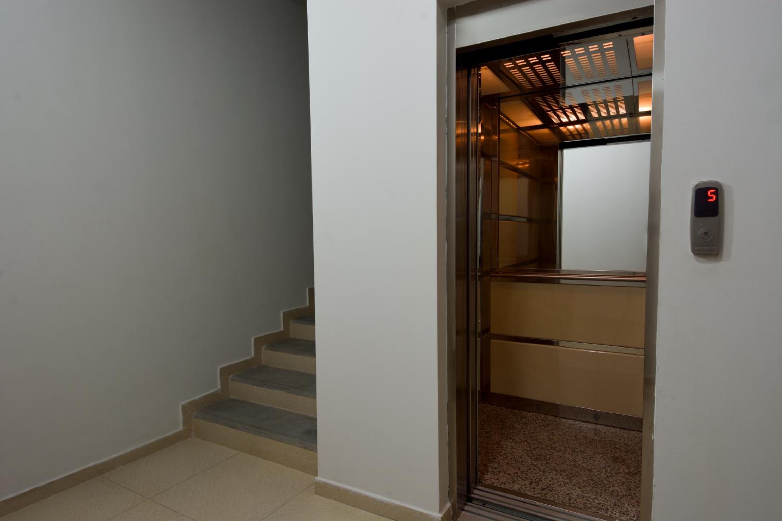 Dat Exx Apartments