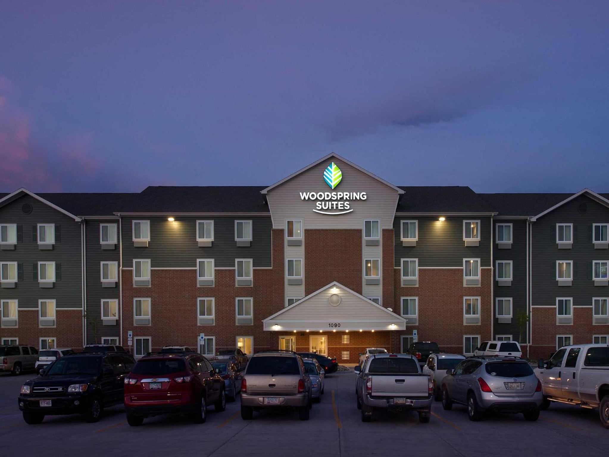 WoodSpring Suites Fargo North Near NDSU
