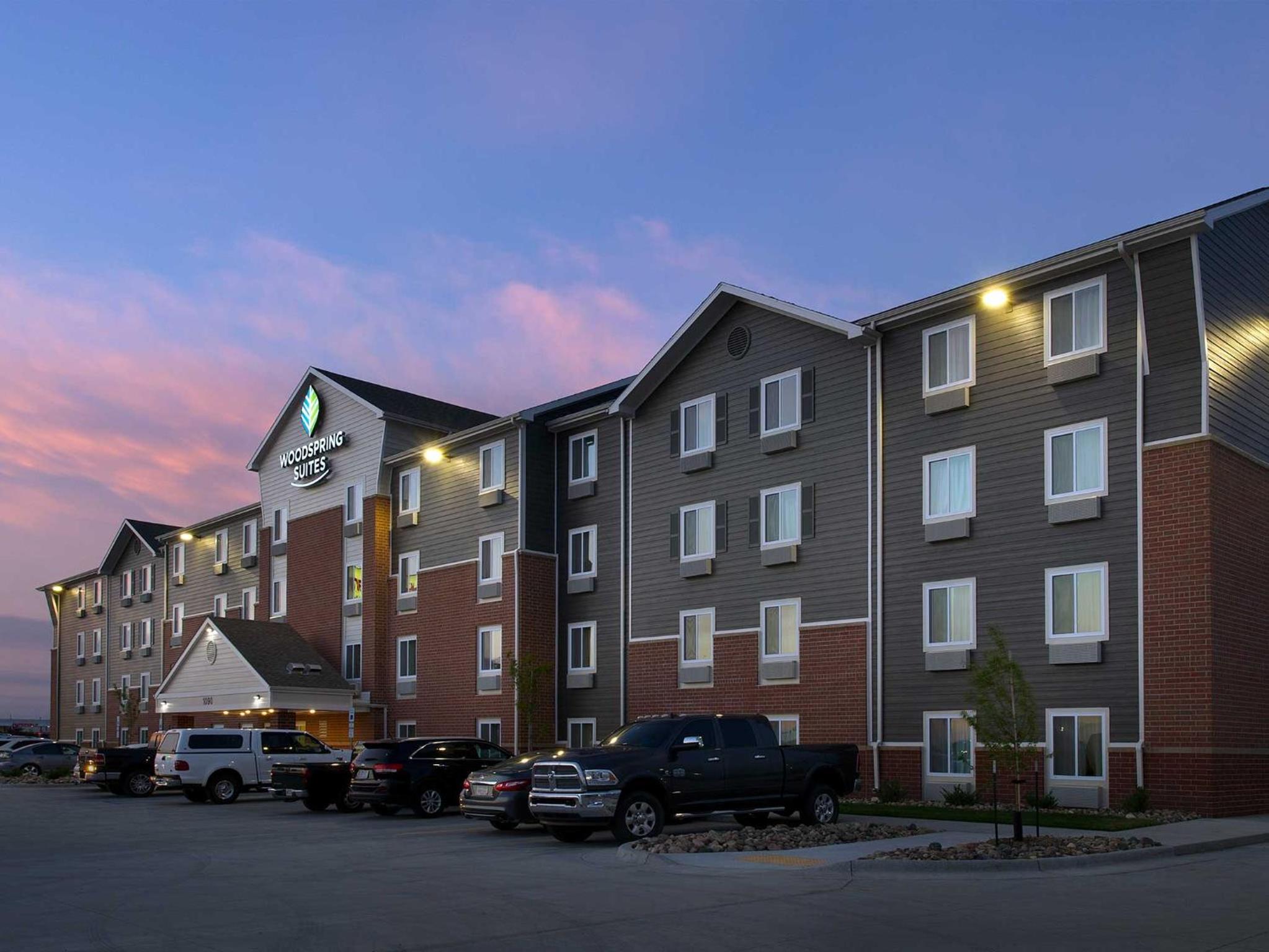 WoodSpring Suites Fargo North Near NDSU
