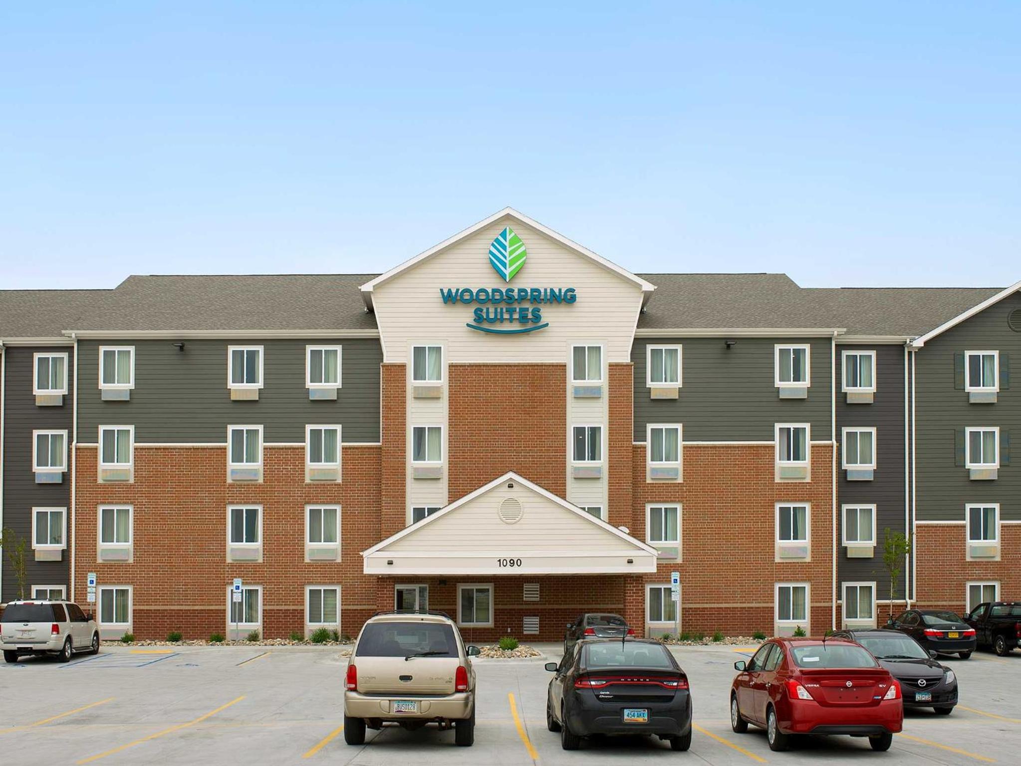 WoodSpring Suites Fargo North Near NDSU