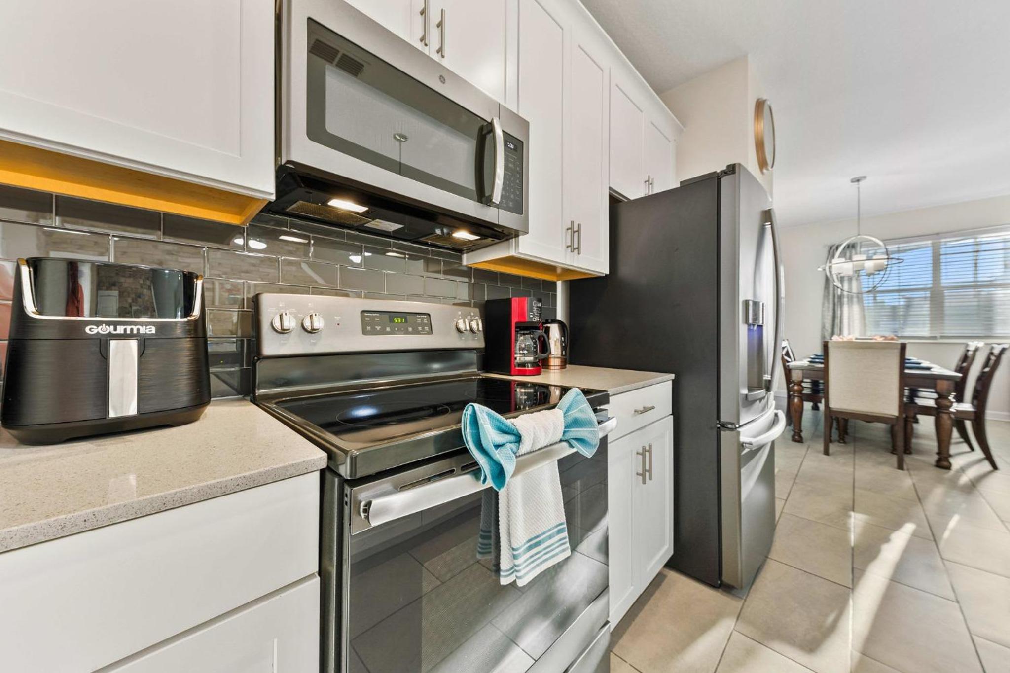 Gorgeous 5Bd w Pool & Lazy River at Storey Lake 4989