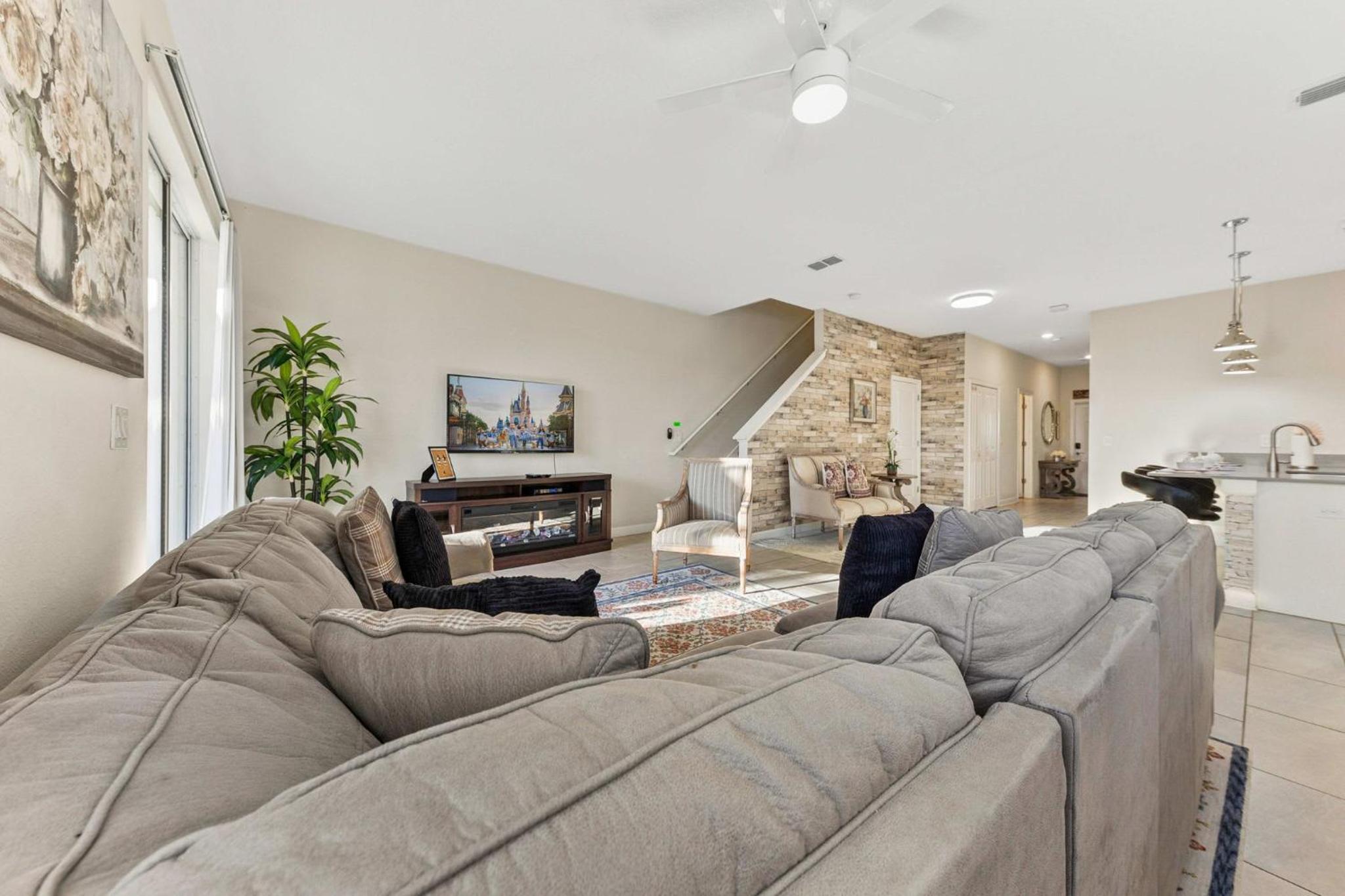 Gorgeous 5Bd w Pool & Lazy River at Storey Lake 4989
