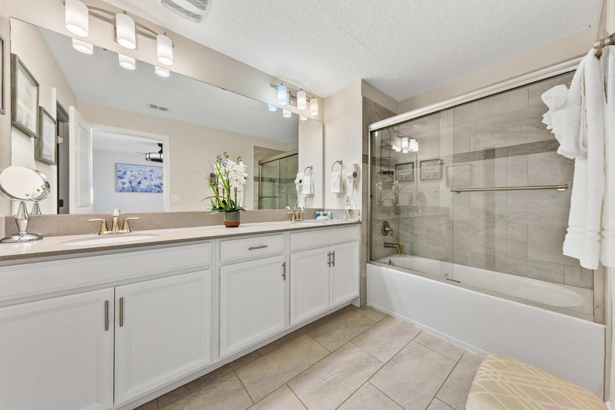 Gorgeous 5Bd w Pool & Lazy River at Storey Lake 4989