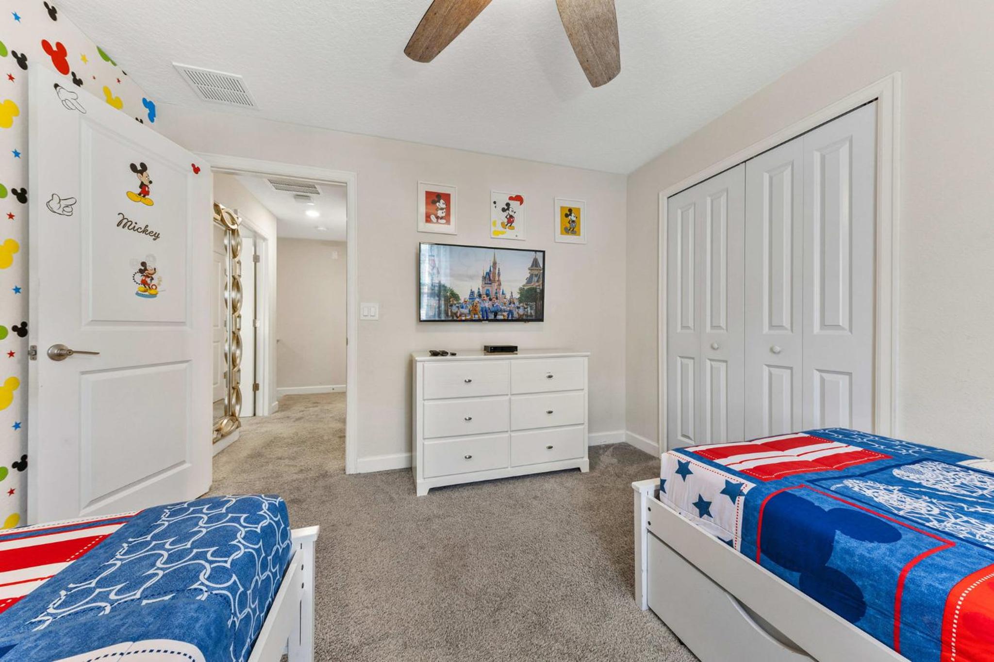 Gorgeous 5Bd w Pool & Lazy River at Storey Lake 4989