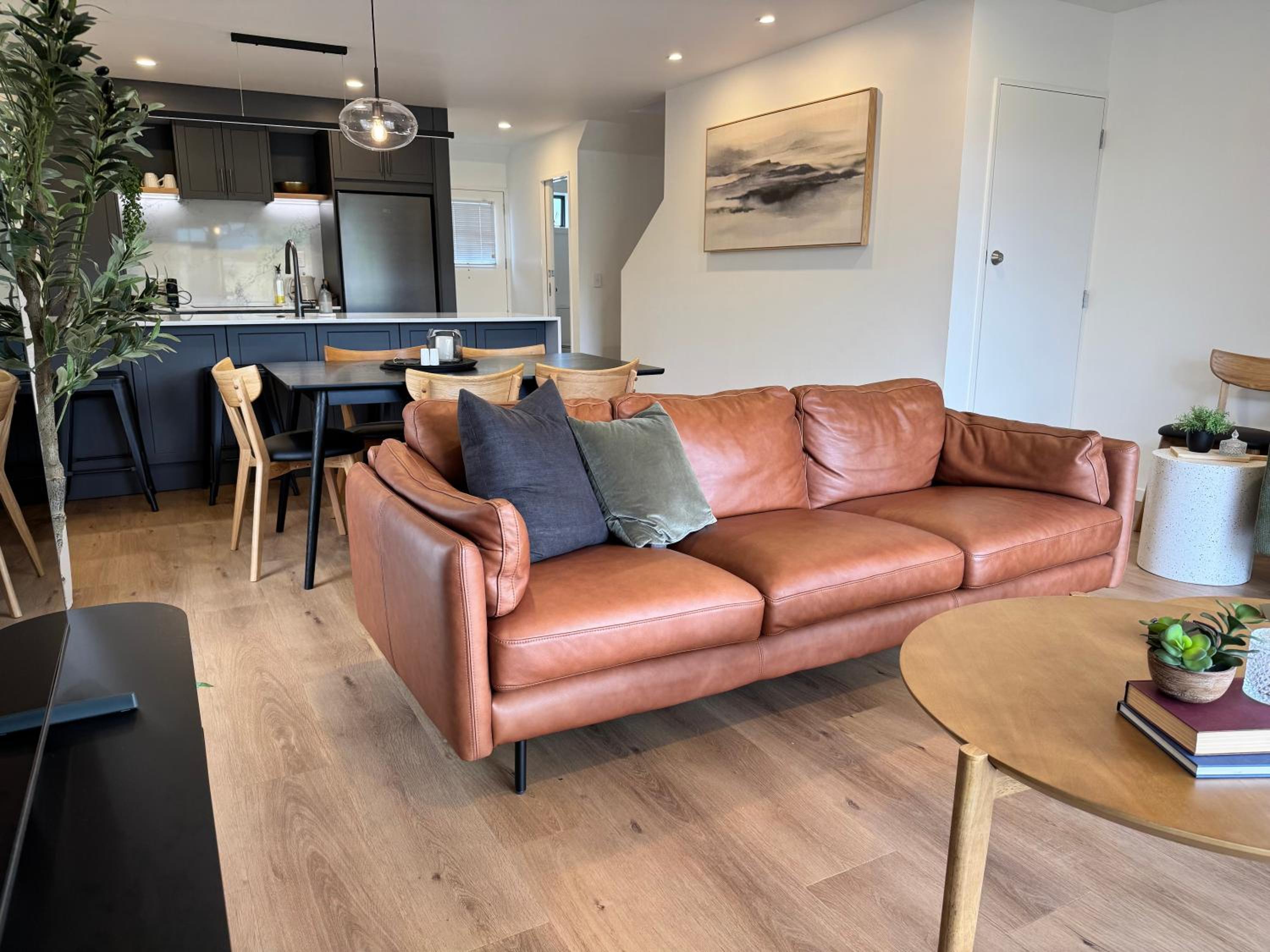The Kings Domain, DUCHESS - Luxurious townhouse in the CBD!