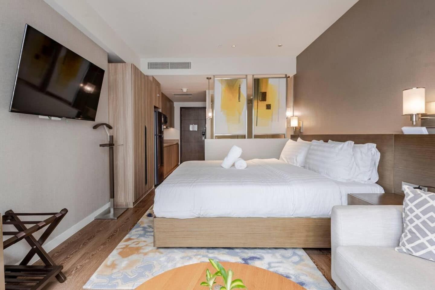 Novotel Executive Hotel at Rosalina Acqua Residence Mandaluyong