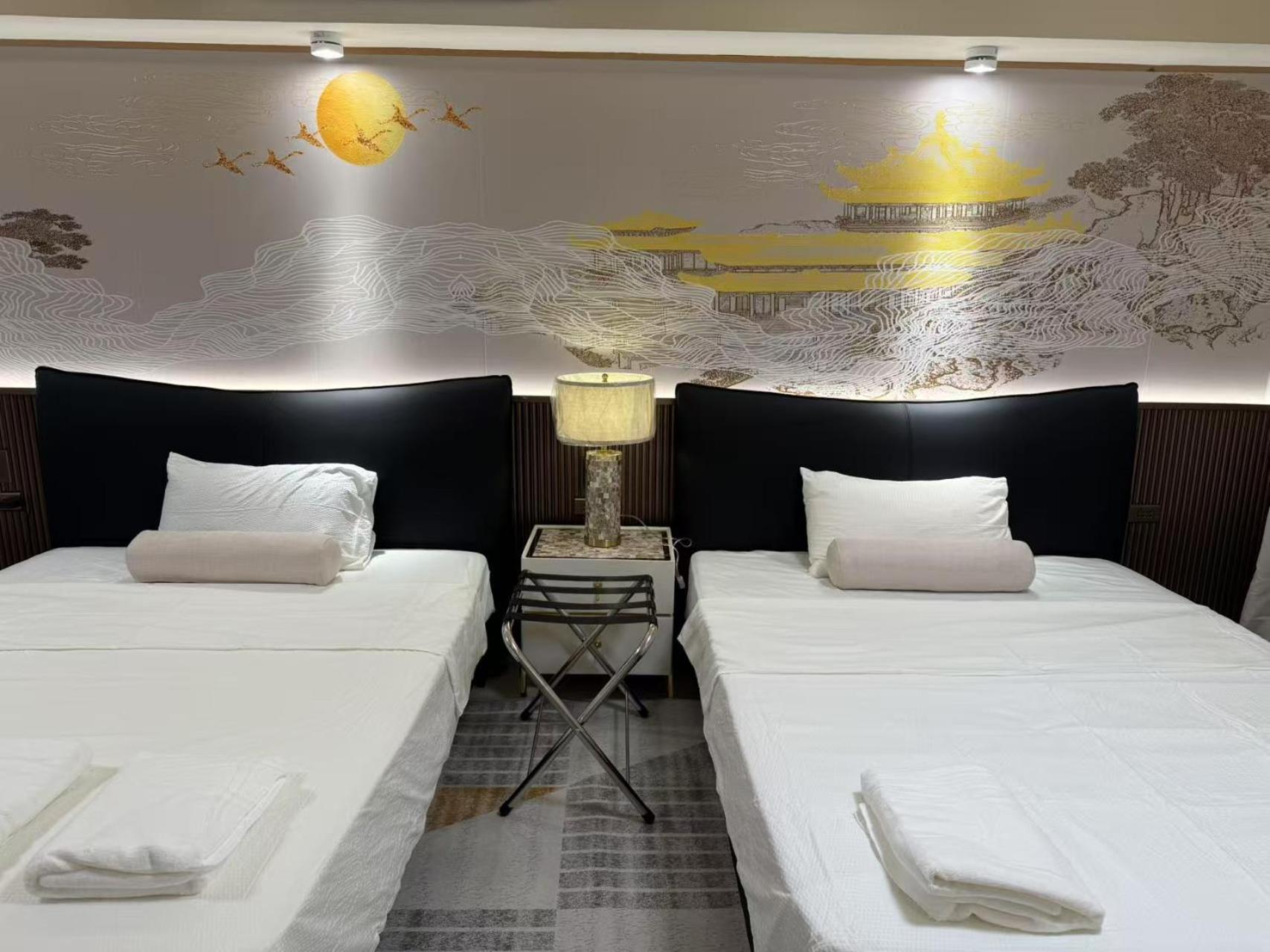 Modern Boutique Spacious Apartment Near Airport OKADA SOLAIRE MOA