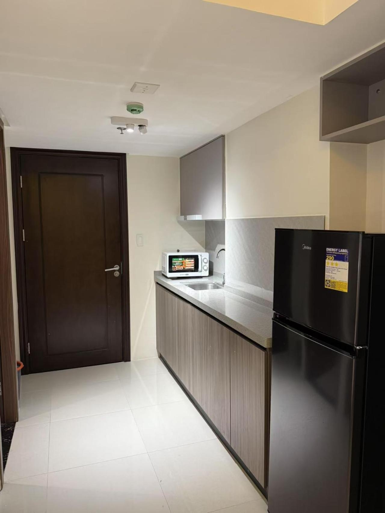 Modern Boutique Spacious Apartment Near Airport OKADA SOLAIRE MOA