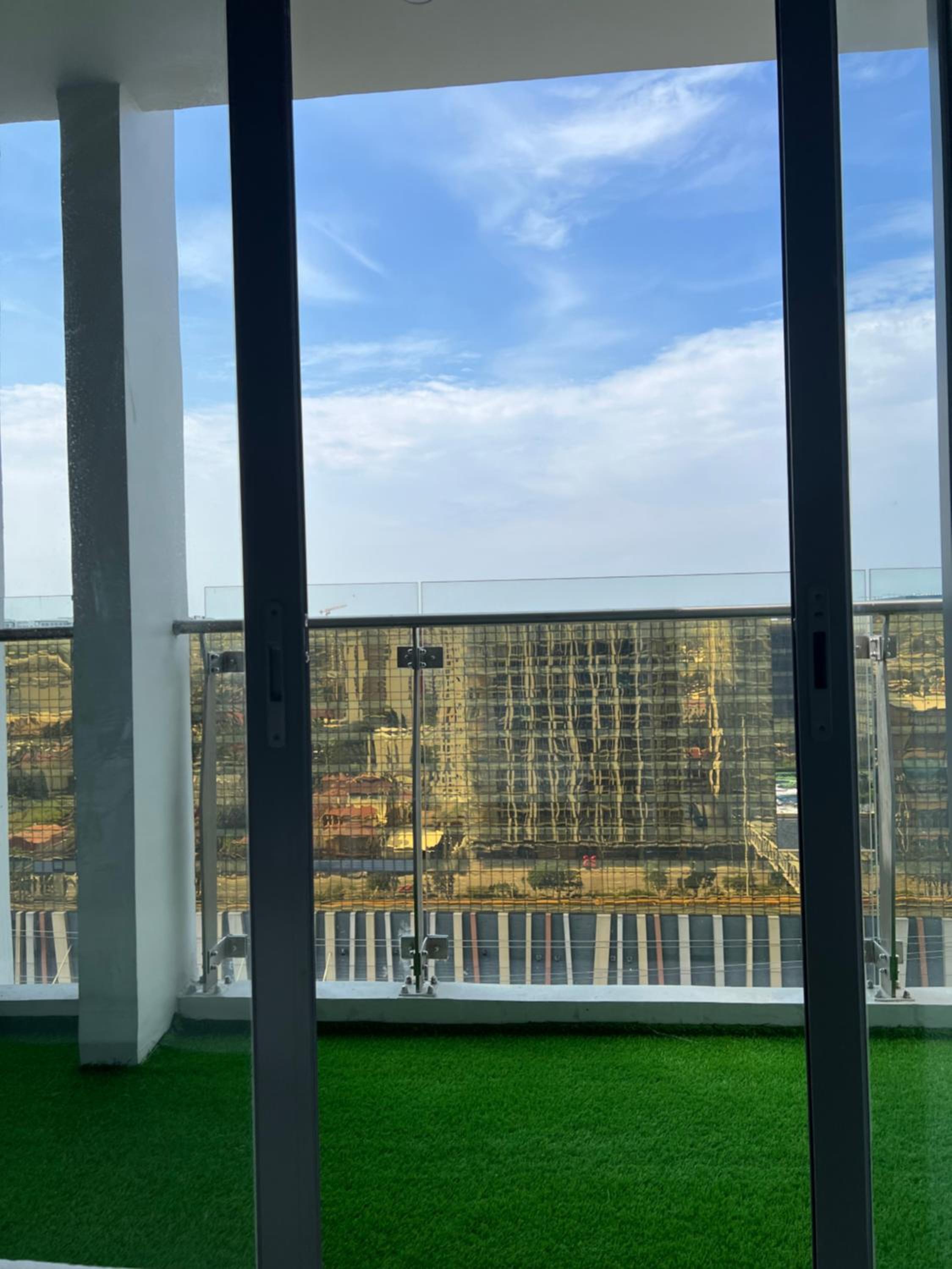Modern Boutique Spacious Apartment Near Airport OKADA SOLAIRE MOA