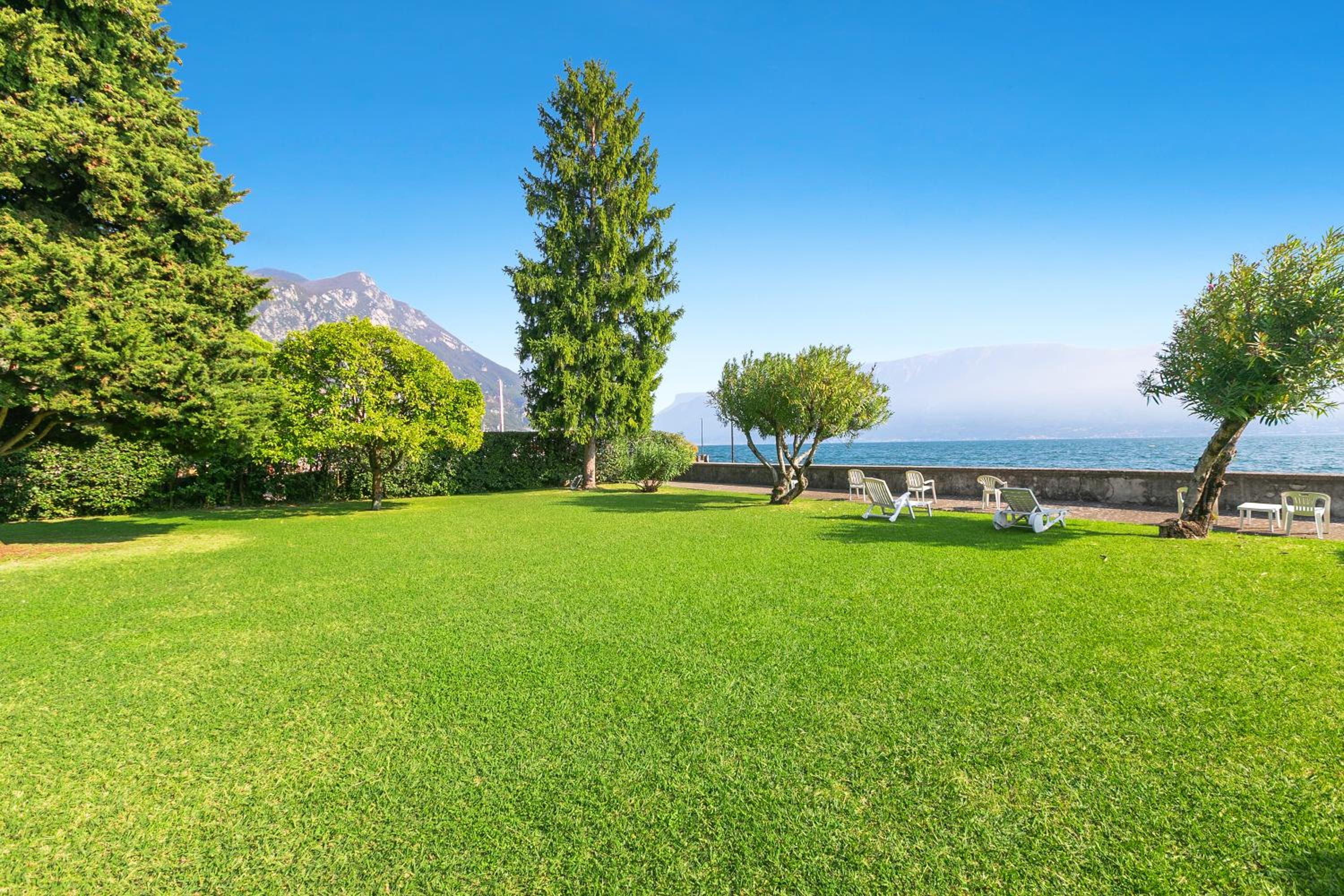 Lake Front Bogliaco - Happy Rentals