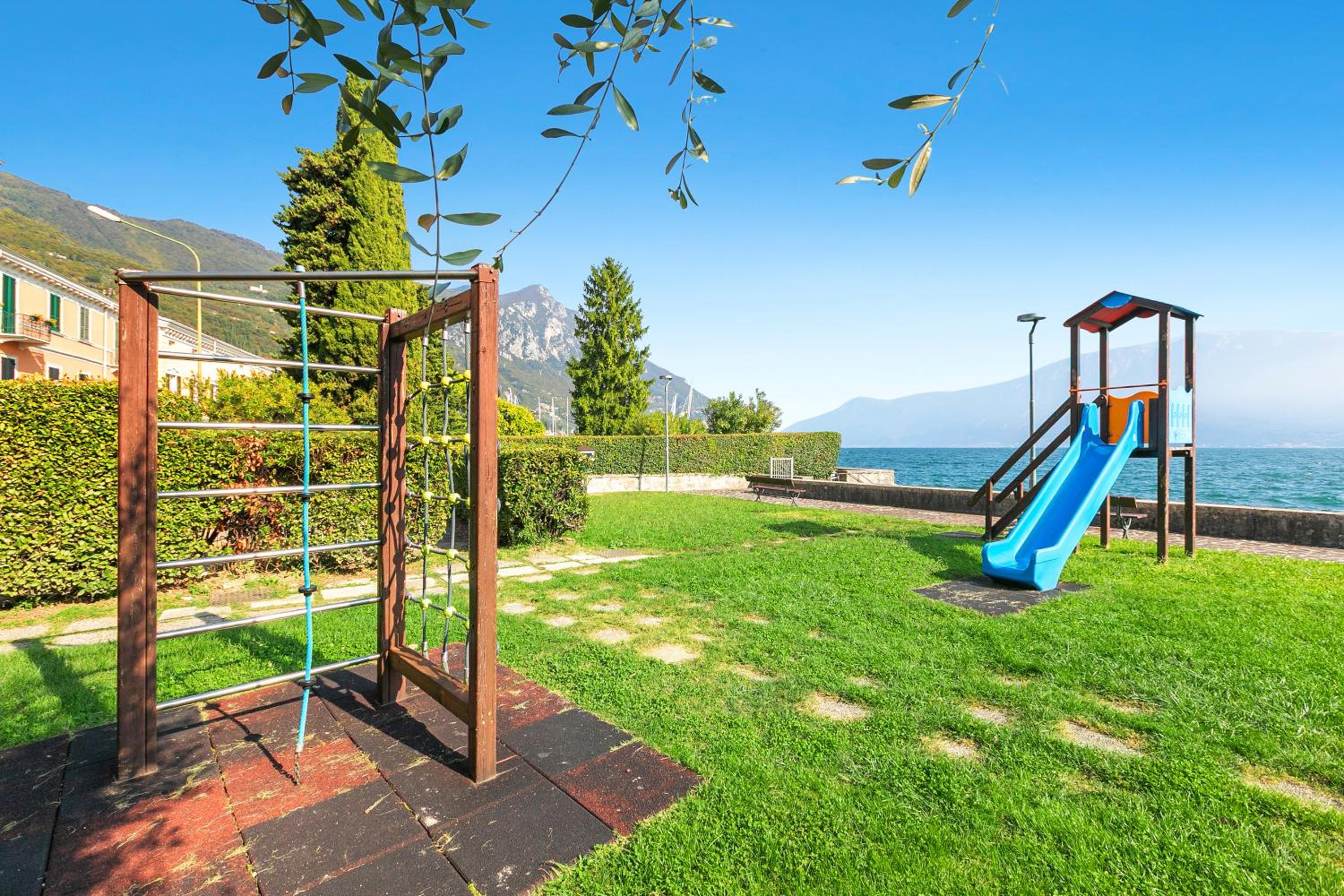 Lake Front Bogliaco - Happy Rentals