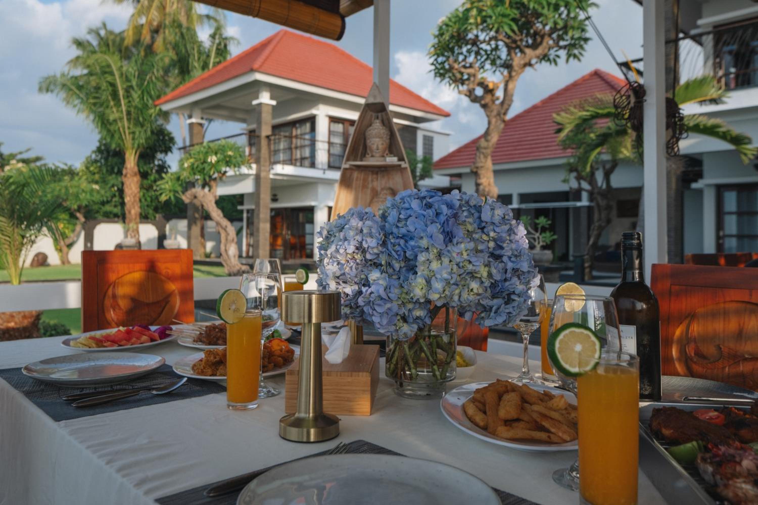 Blue Marlin 6-BR Villa Singaraja Bali
