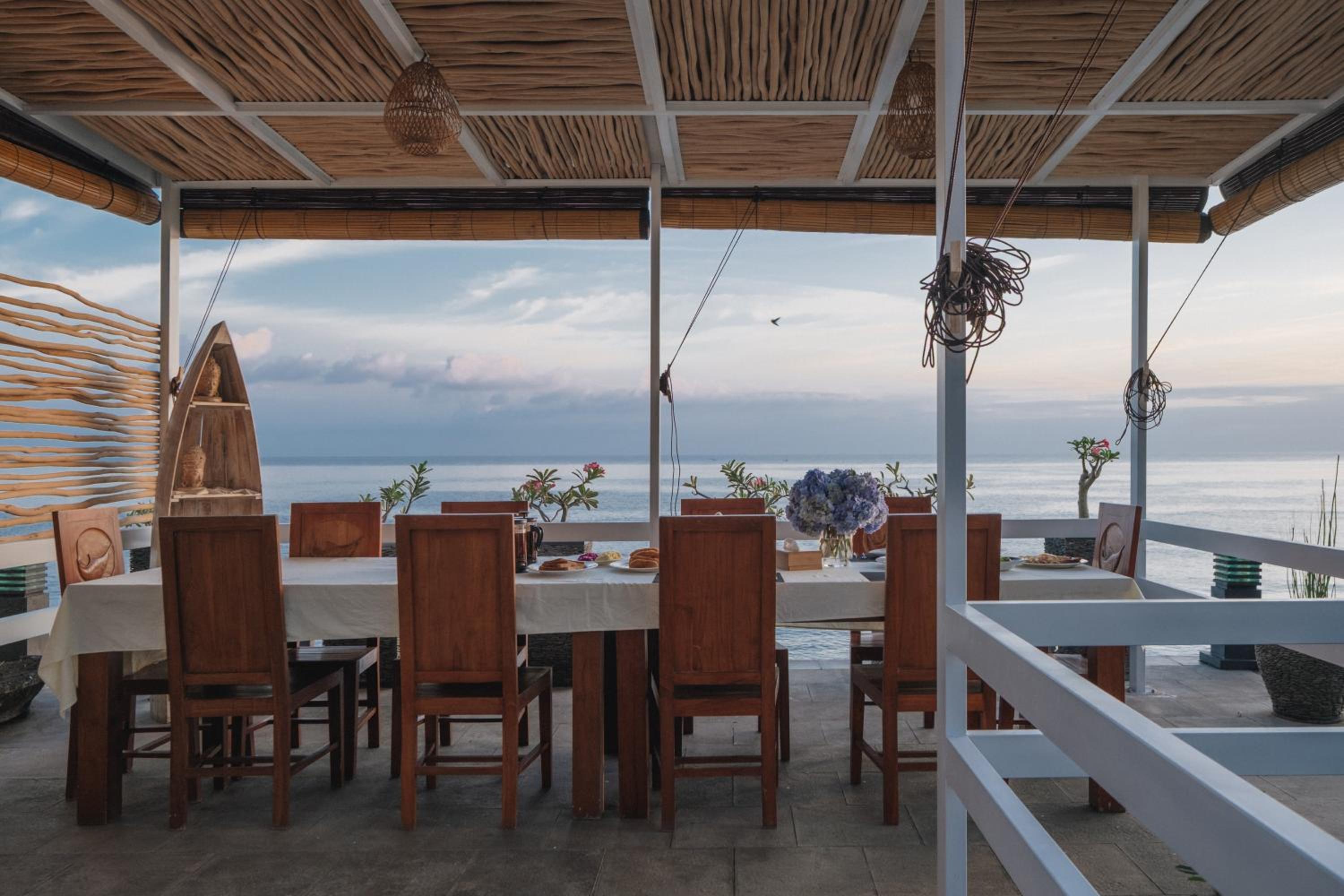 Blue Marlin 6-BR Villa Singaraja Bali
