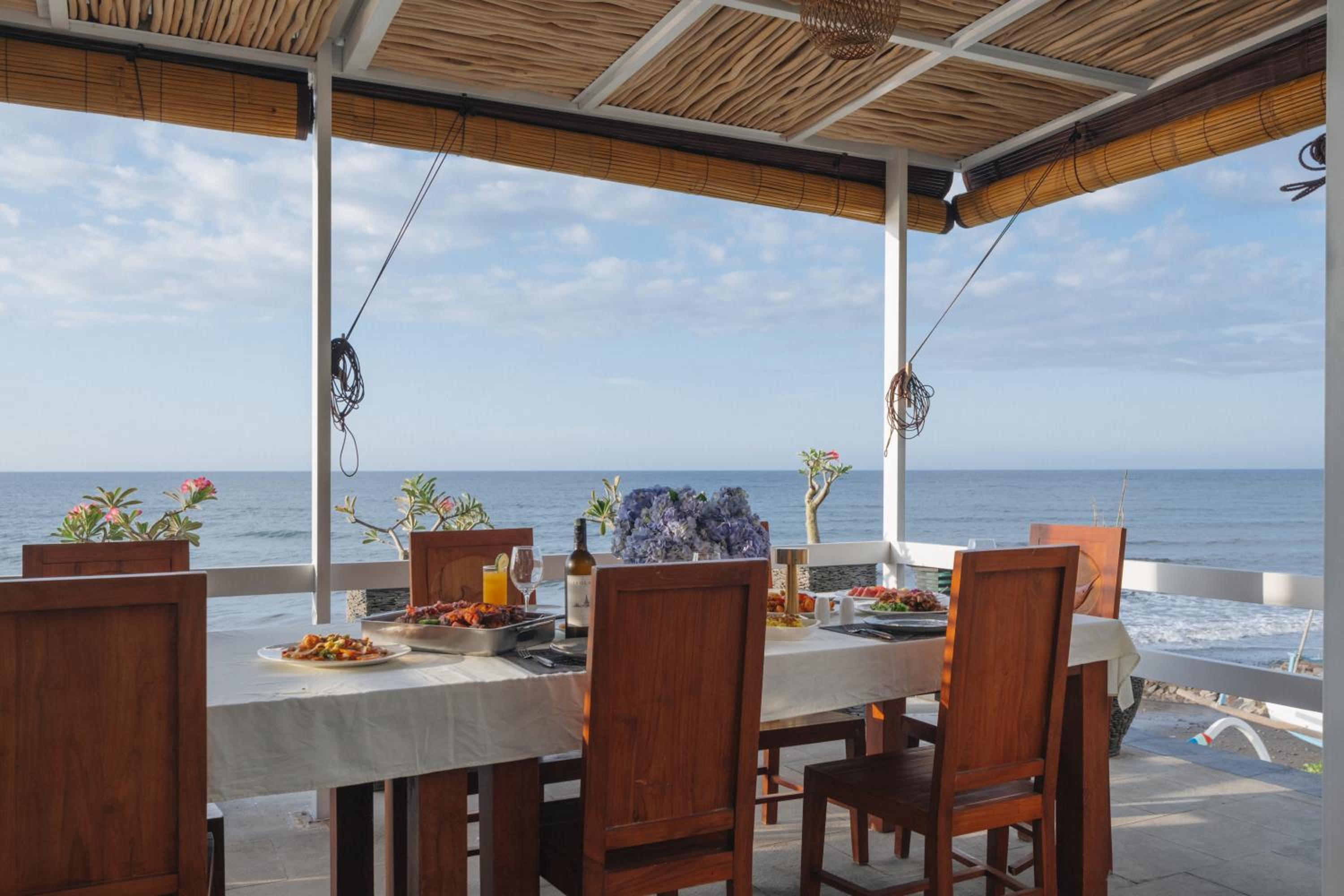 Blue Marlin 6-BR Villa Singaraja Bali