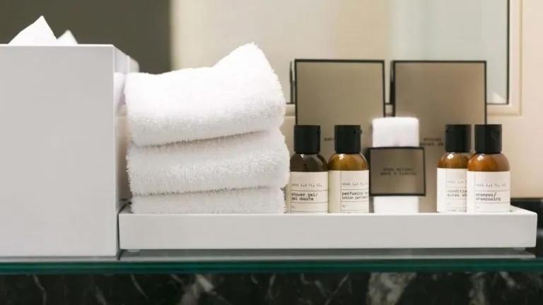 West London Residences - Private Terrace - Opposite Piccadilly Line 20min SOHO Oxford Street