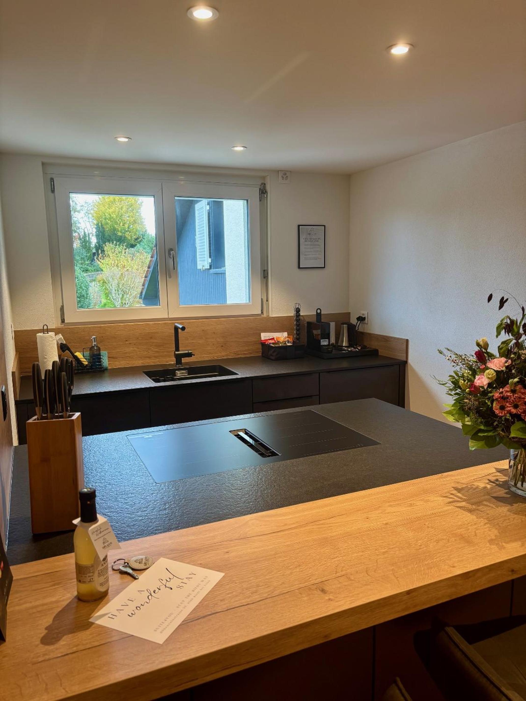 Suite4you Erlen l Privater Indoorpool ganzjährig beheizt & Sauna l 10min zum Bodensee, Parkplatz & WLAN