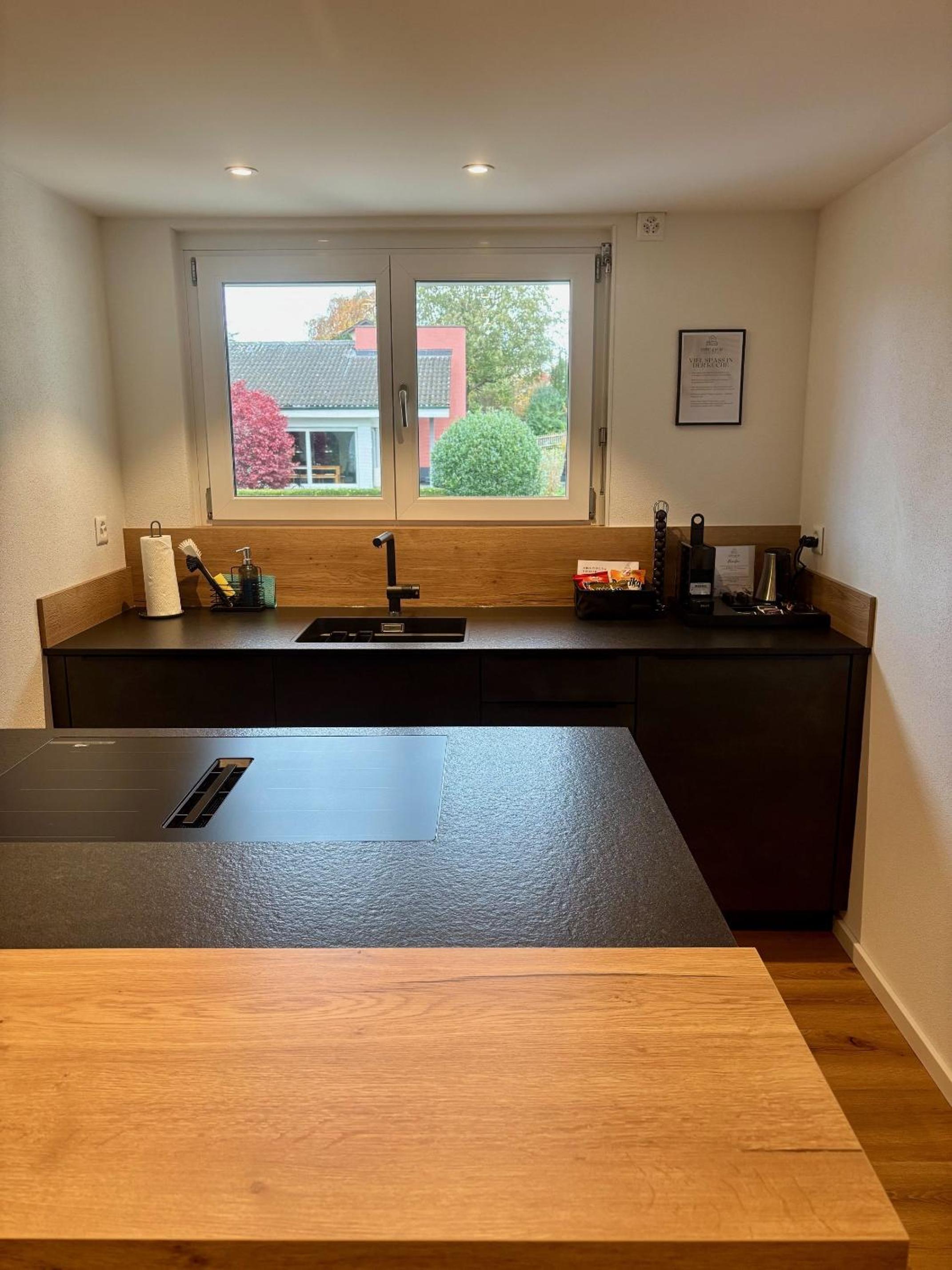 Suite4you Erlen l Privater Indoorpool ganzjährig beheizt & Sauna l 10min zum Bodensee, Parkplatz & WLAN
