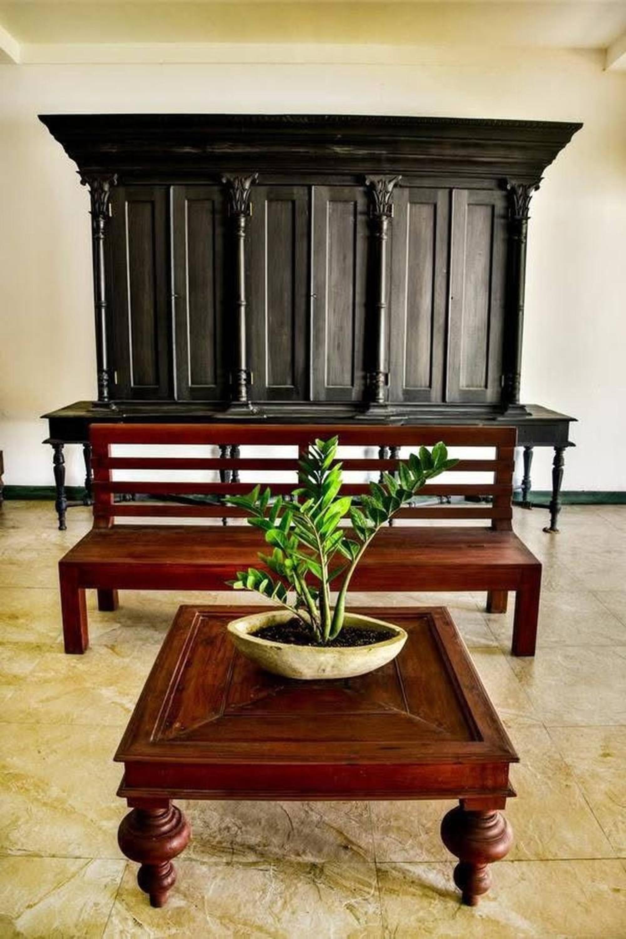 Villa Camellia Garland