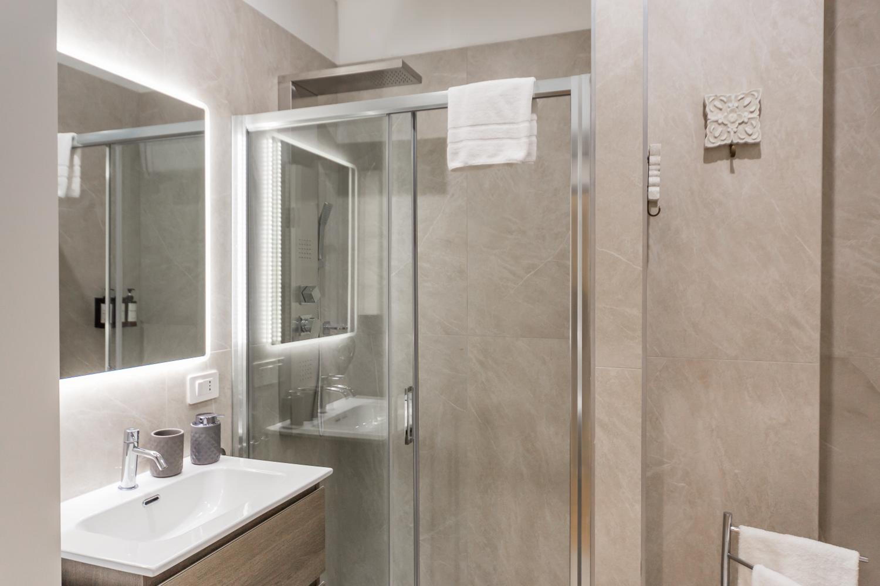 Regina24 Luxury Suite - Elegante appartamento a Porta Venezia, 5 min dalla metro